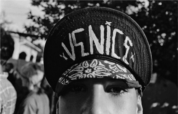 «Por favor, mantenga la violencia al mínimo»: La Mirada Punks y las pandillas ultraviolentas