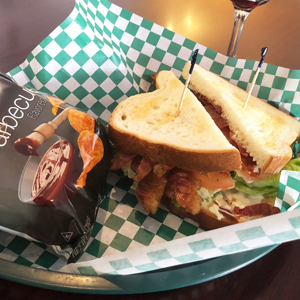 trs-front-row-greenwood-waukegan-il-lake-county-top-best-neighborhood-bar-grill.jpg