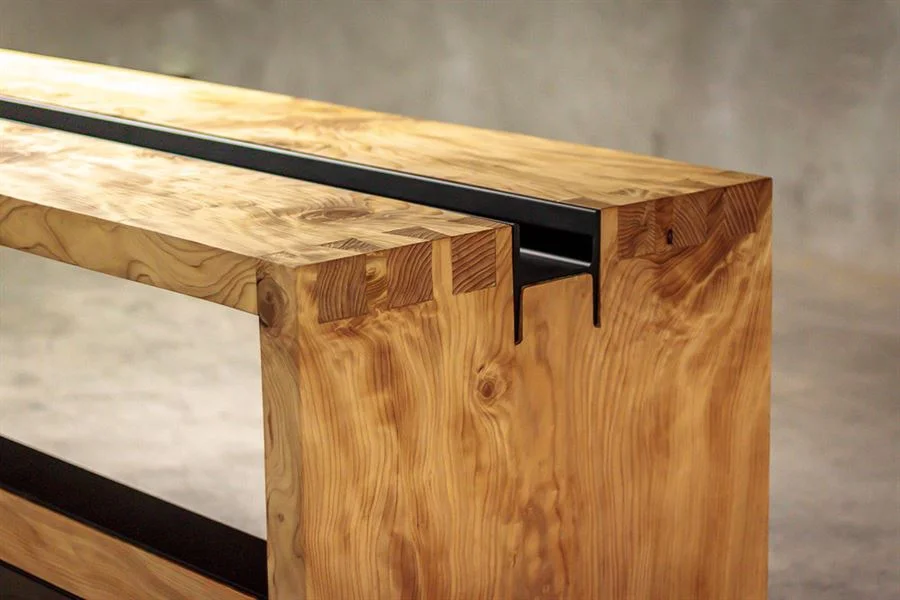 Dovetails in Outdoor Cedar Table