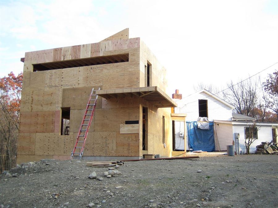 Boxy Form addition to existing gable structure