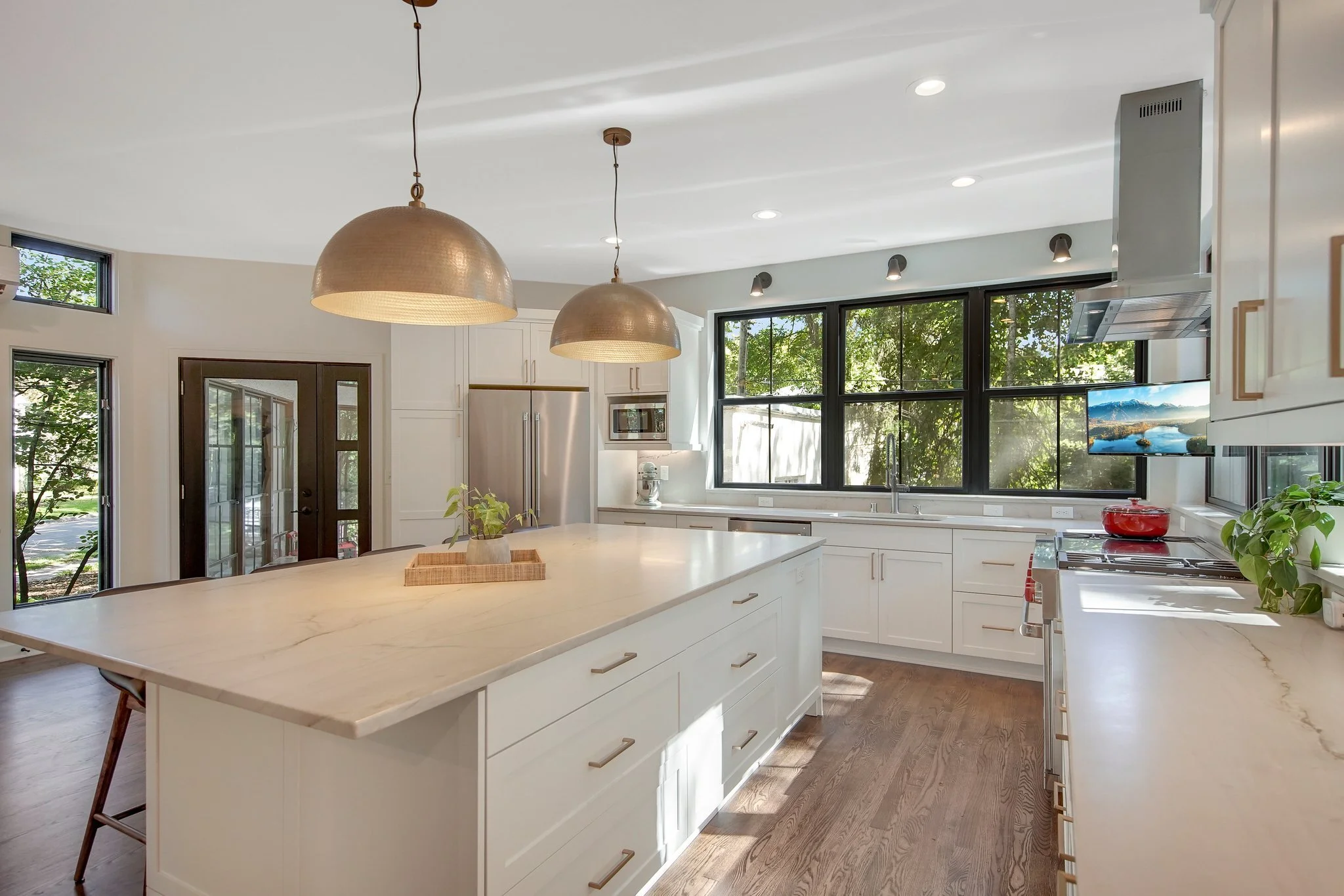 22-web-or-mls-4809 Knox Ave S-22.JPG