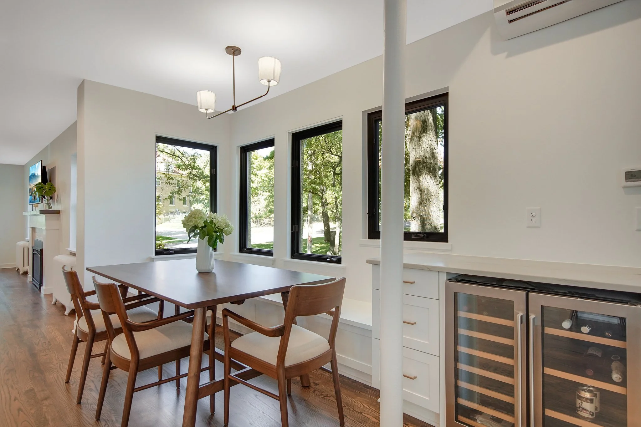 24-web-or-mls-4809 Knox Ave S-24.JPG