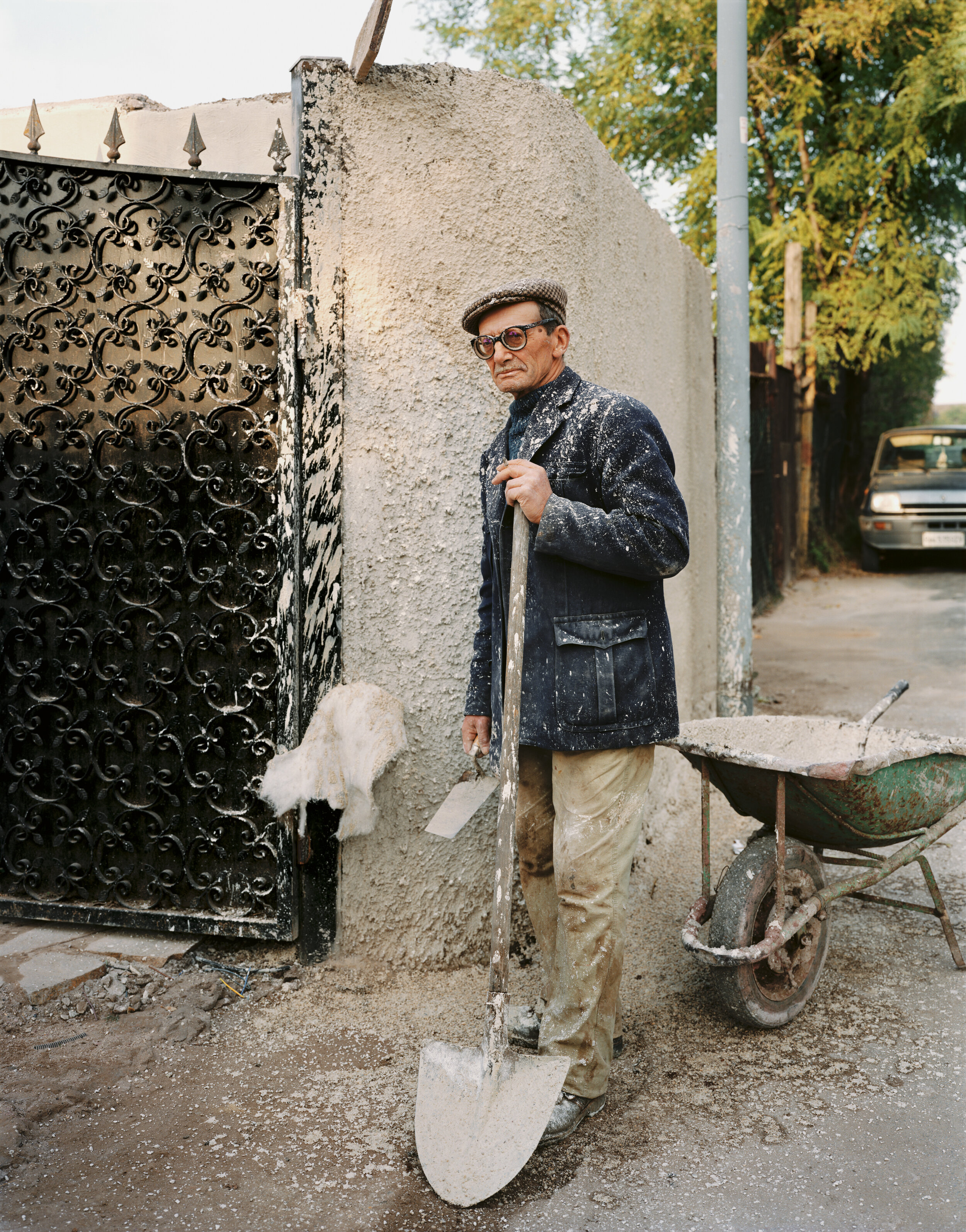 A man at work, near Via Appia Nuova, Frattocchie, November 1990