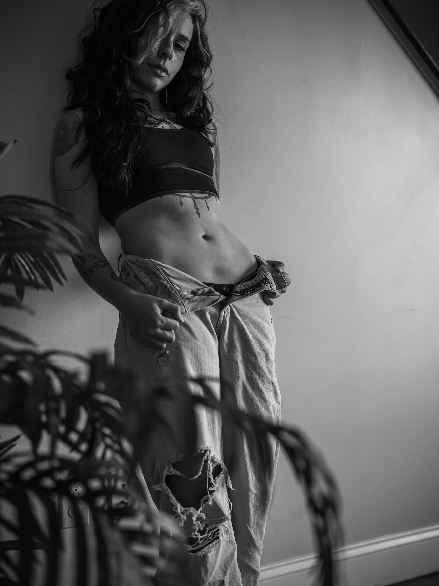 Black and white or color?? This one I can&rsquo;t decide! 👀👀🔥🔥fyi..Lingerie is not required for a boudoir session 🌶️