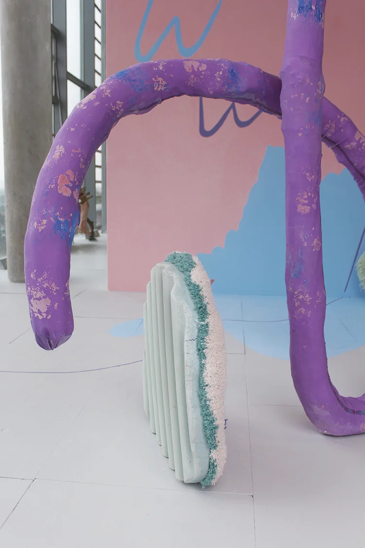 ~ you draw a blurry line only for me ~ you can still be there willingly