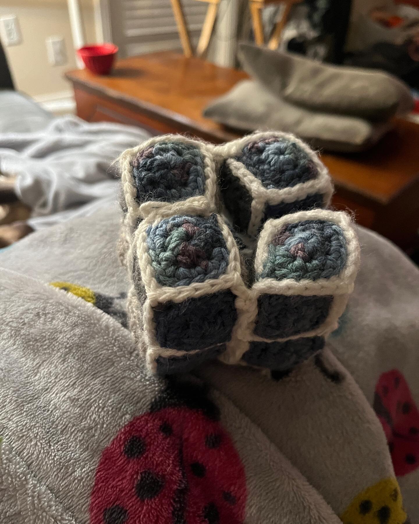 #crochetwithtay life&rsquo;s been a little crazy but I&rsquo;ve managed to make these infinity cubes for my BF and my mom. Each had their own unique challenges but I&rsquo;m pretty happy with how they turned out