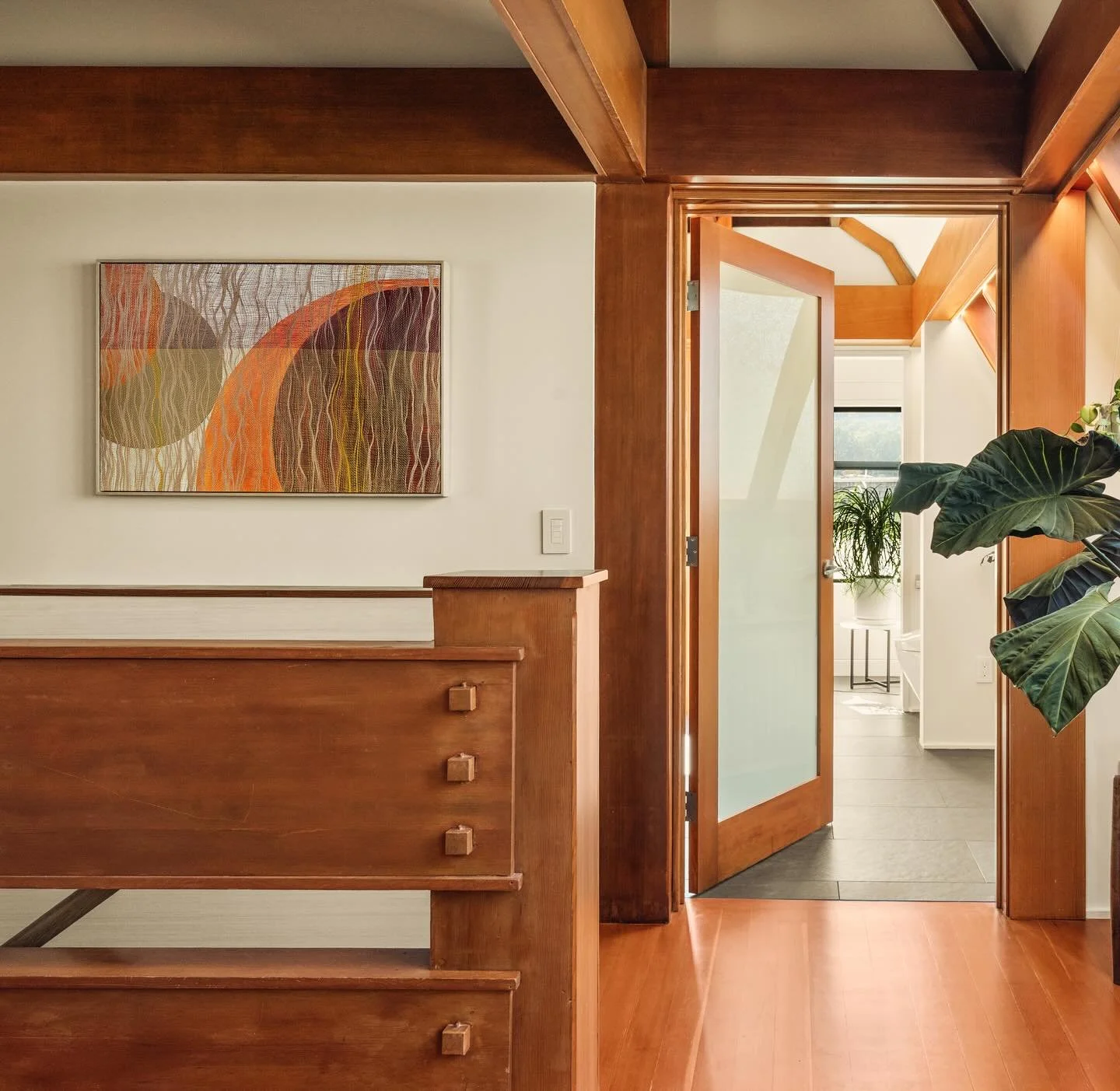 I love the warmth of the wood in quiet conversation with the &lsquo;Inner Reflections&rsquo; piece. 

#interiordesign #interiordesigndecoration #textileart #moderntextileart #handwoven #wallhanging #weaving #bayareaartist #abstractart #mixedmedia #sf