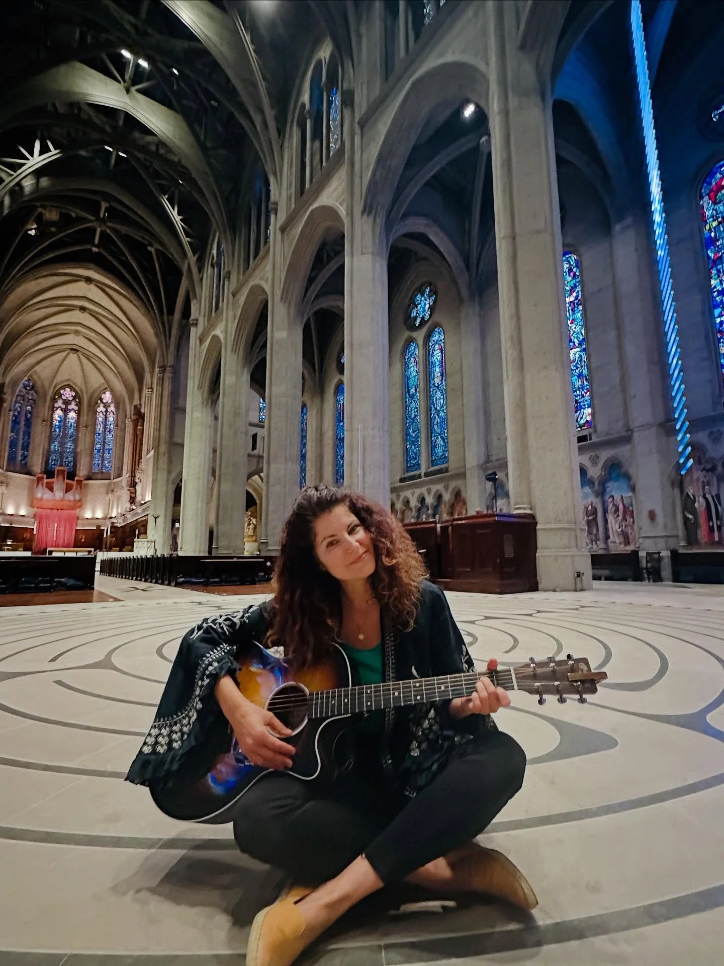 Thank you to all those who came last night @gracecathedral. Honored to singing in such an amazing place, part of the yoga on the labyrinth held by @darrenjmain 🙏🥰🦋