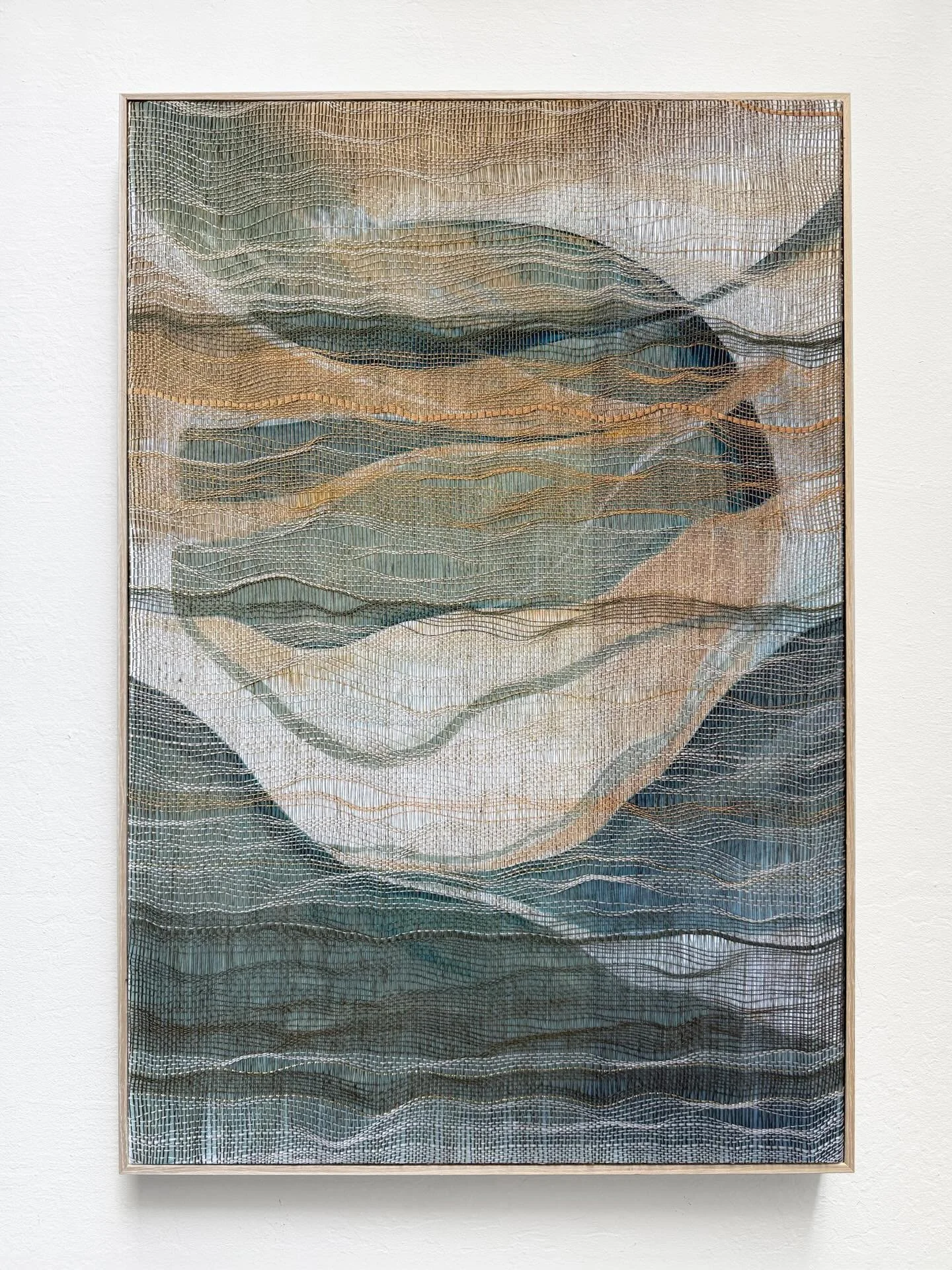 &lsquo;She Rises&rsquo; - a new handwoven and painted piece. 

A reminder that through it all, we have the power to rise again and again. Clear vision, inner strength, open heart. We rise 🙏🕊️

25&rdquo; x 37&rdquo; handwoven fibers over acrylic pai