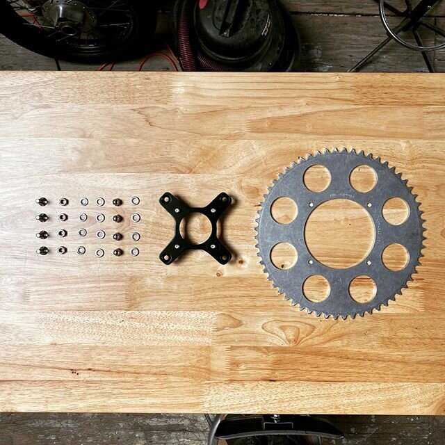Our clown sprocket and a new version of the carrier are bolted back together!
.
#sprocket #pbisprockets #cb2ev
