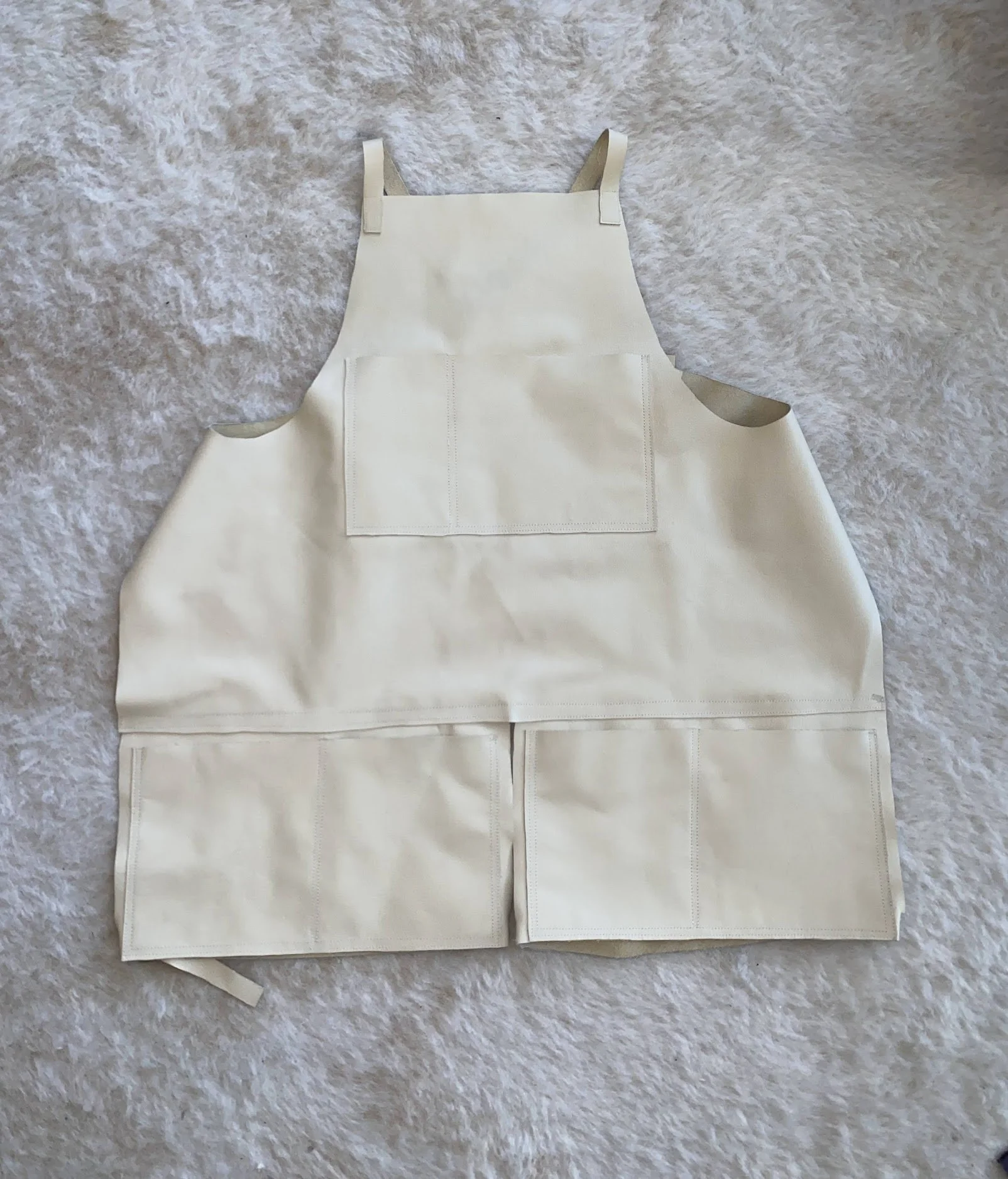 LEATHER APRON 2.jpg