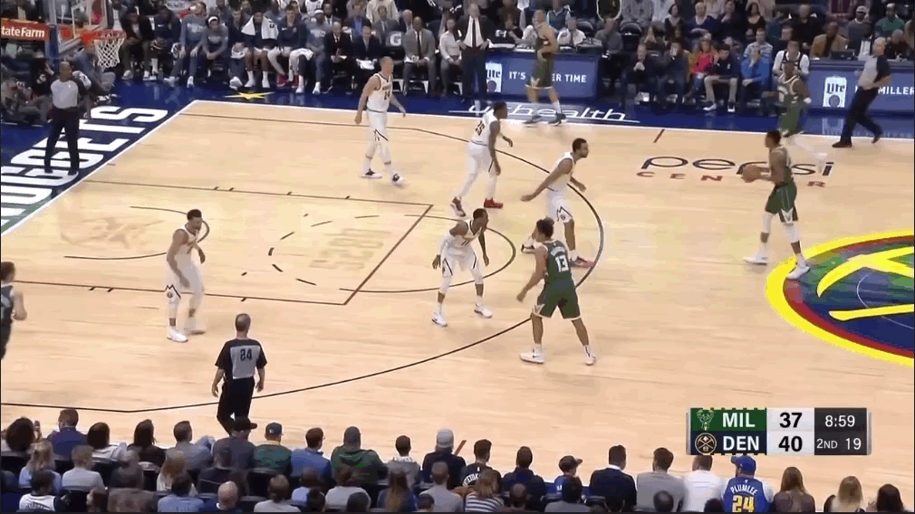 giannis-dunk.gif