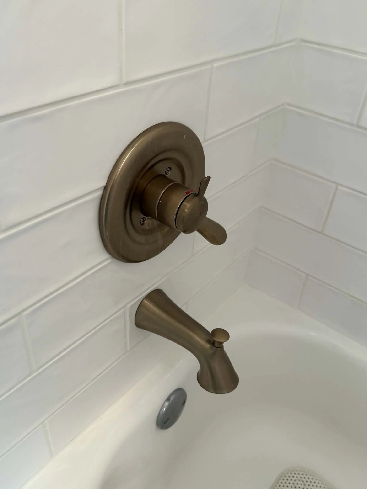 bath fixture 3.jpg
