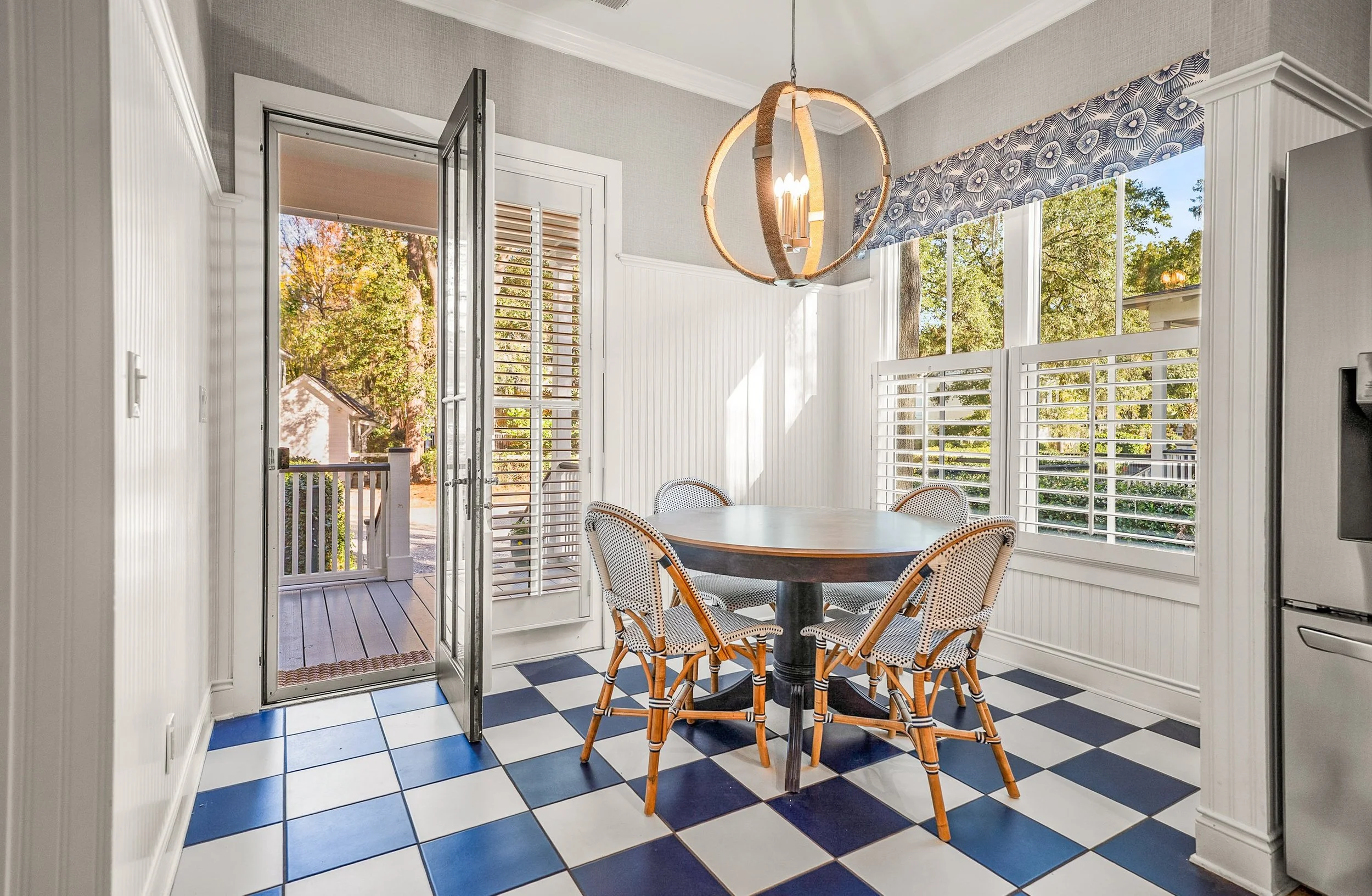 breakfst nook door open.JPG