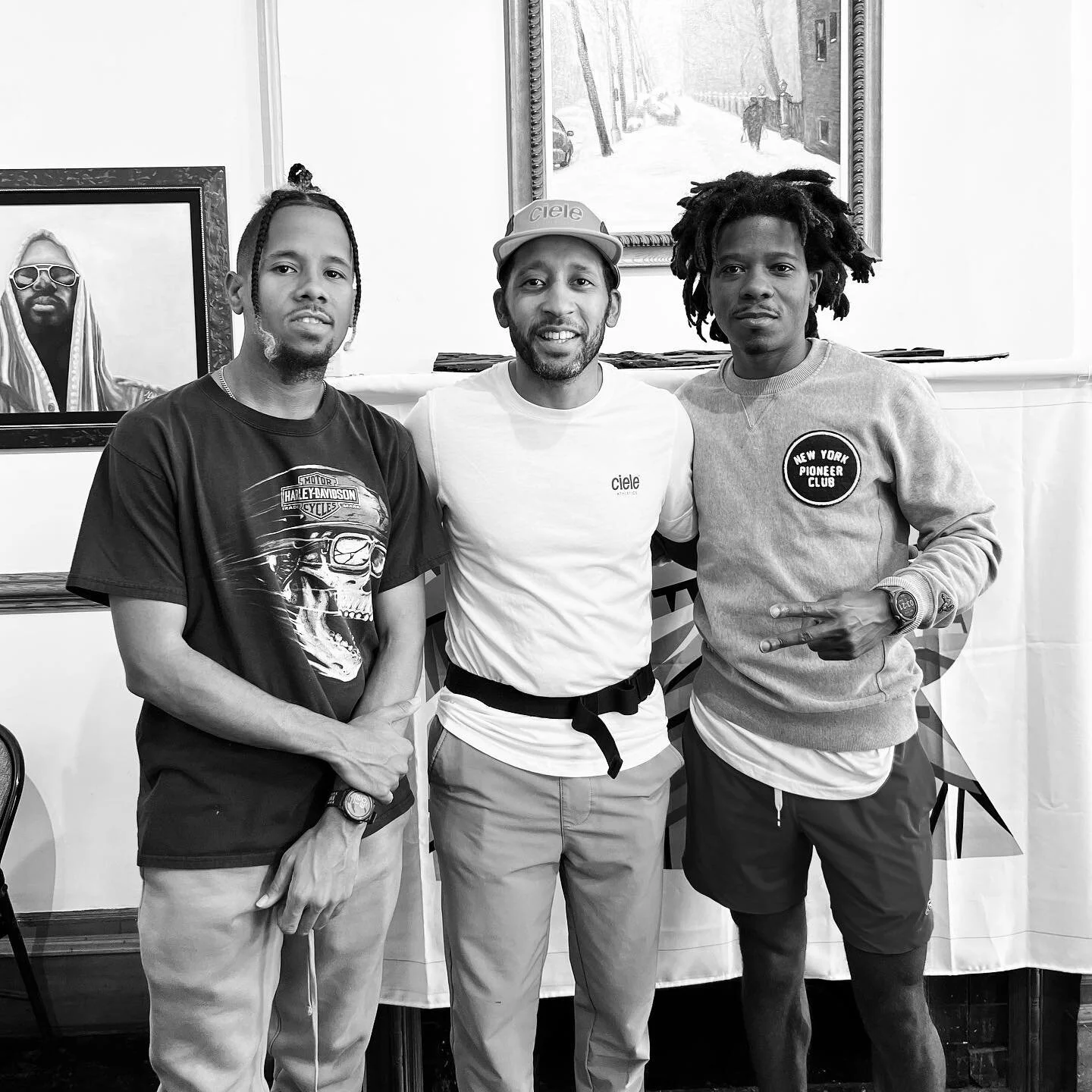 Harlem Run House
&bull; &bull; &bull; 
It&rsquo;s a wrap for day #2!!!! S/O to @tommie_runz for coming through. Living here for so long you already know I got all the recommendations where to go in the neighborhood. Gonna rest up and get out there ea
