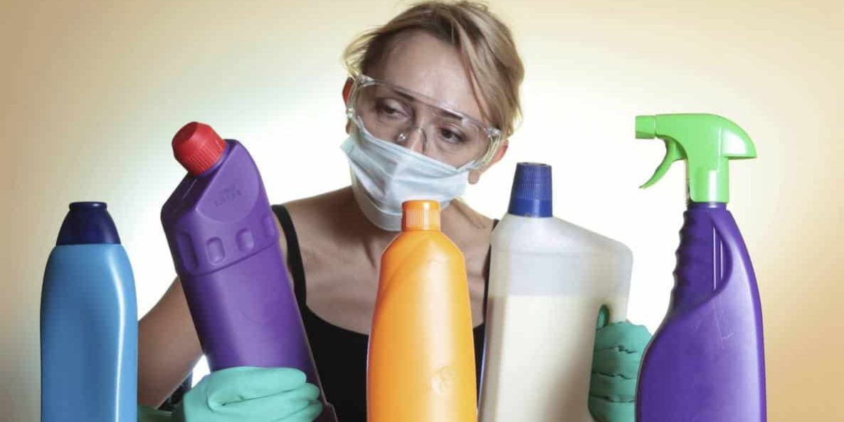 toxic-household-cleaners-1186x593.jpg