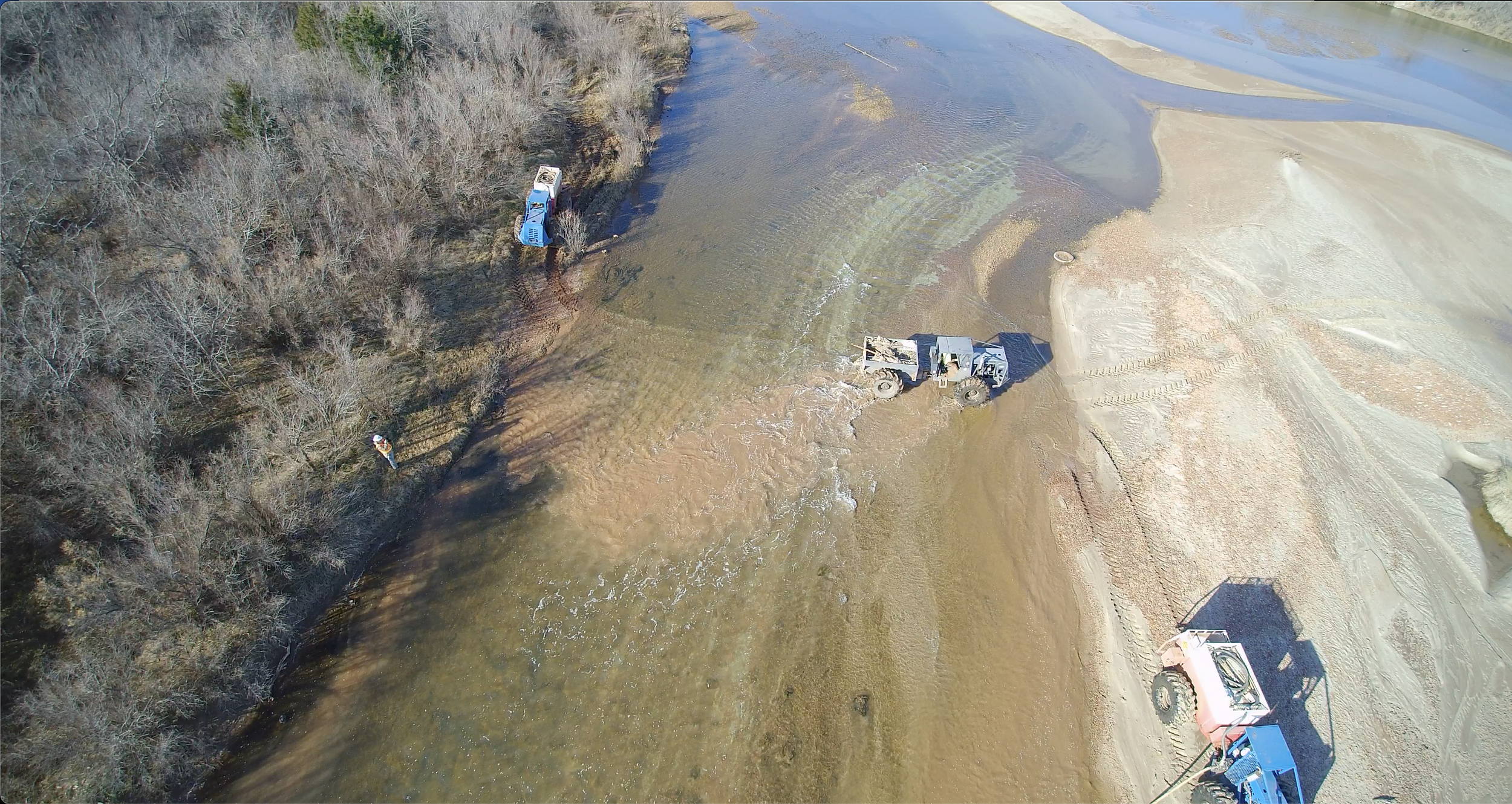 Rigs crossing Cimmaron River.png
