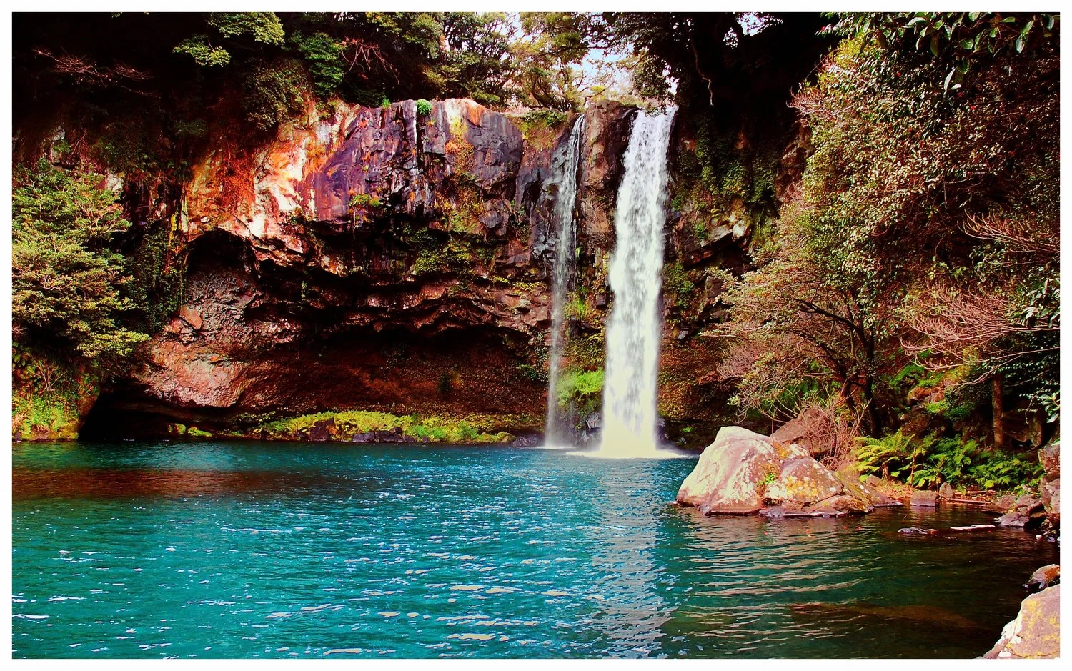 cheonjiyeon+waterfall.jpg