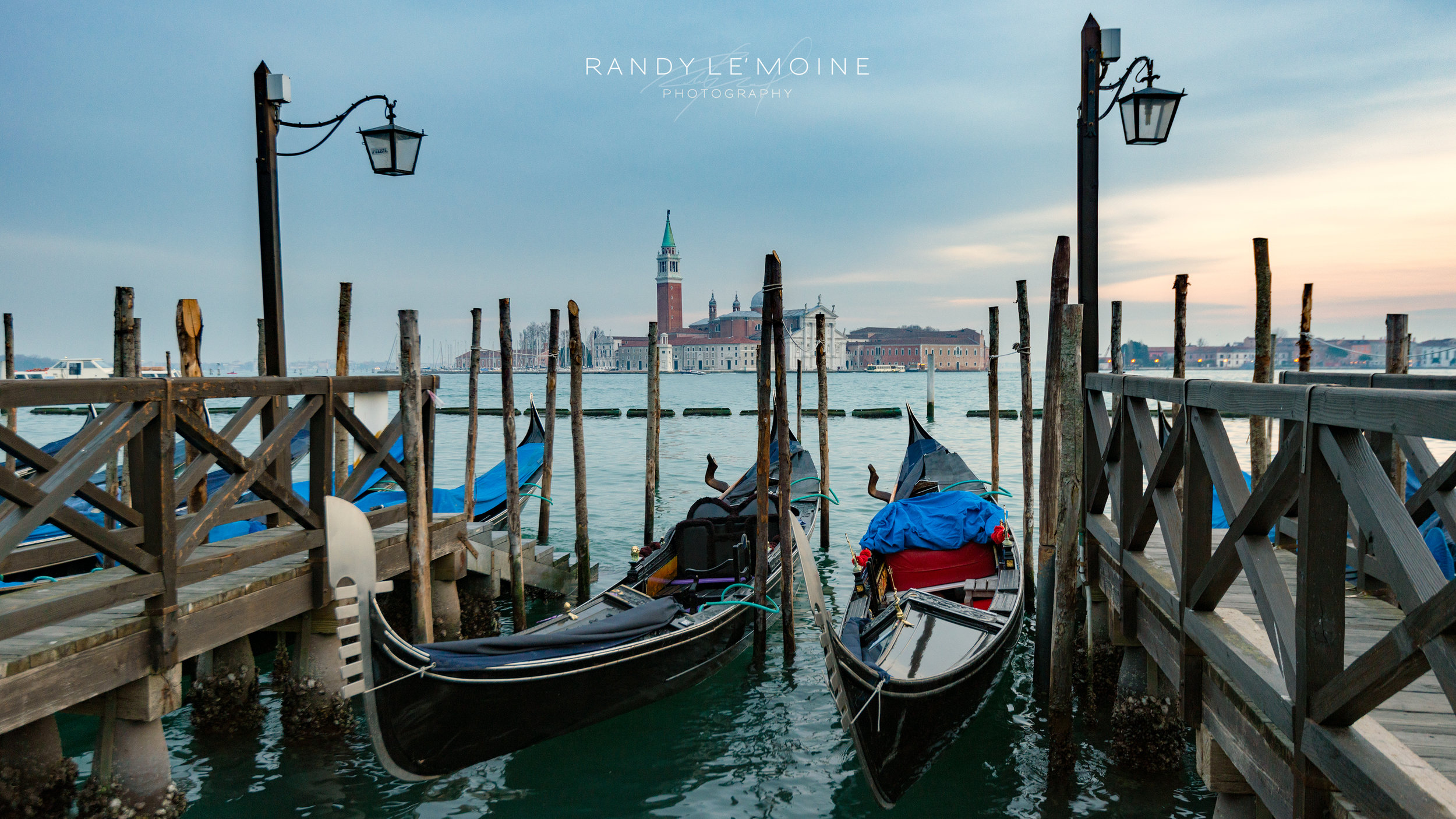 Gondolas-and-San-Giorgio-Maggiore-(Veniice).jpg