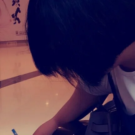 作者近照+(1).jpg