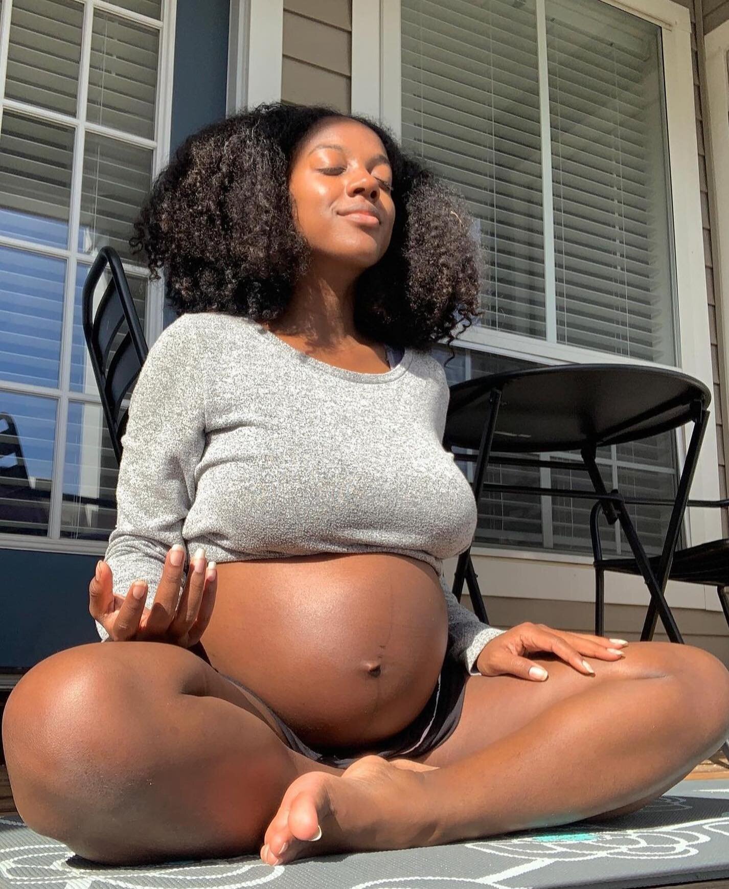 &ldquo;The glory is in you.&rdquo; ✨

📸 @withcarrington - Tag #blackwomensyogaco to be featured! 🧘🏾&zwj;♀️ 

#blackgirlmagic #blackgirlsdoyoga #blackwellnessmatters #blackhealingmatters #blackwellness #yogaforeverybody