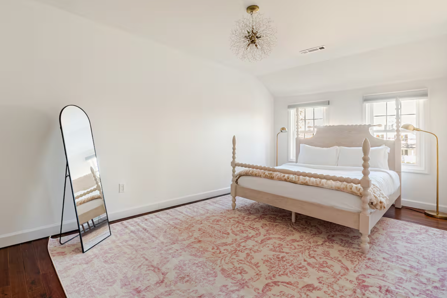 Garden Queen Bedroom.png