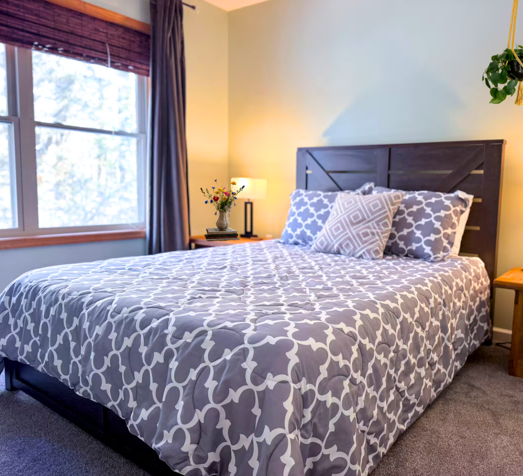 Private Queen Bedroom 3a.png