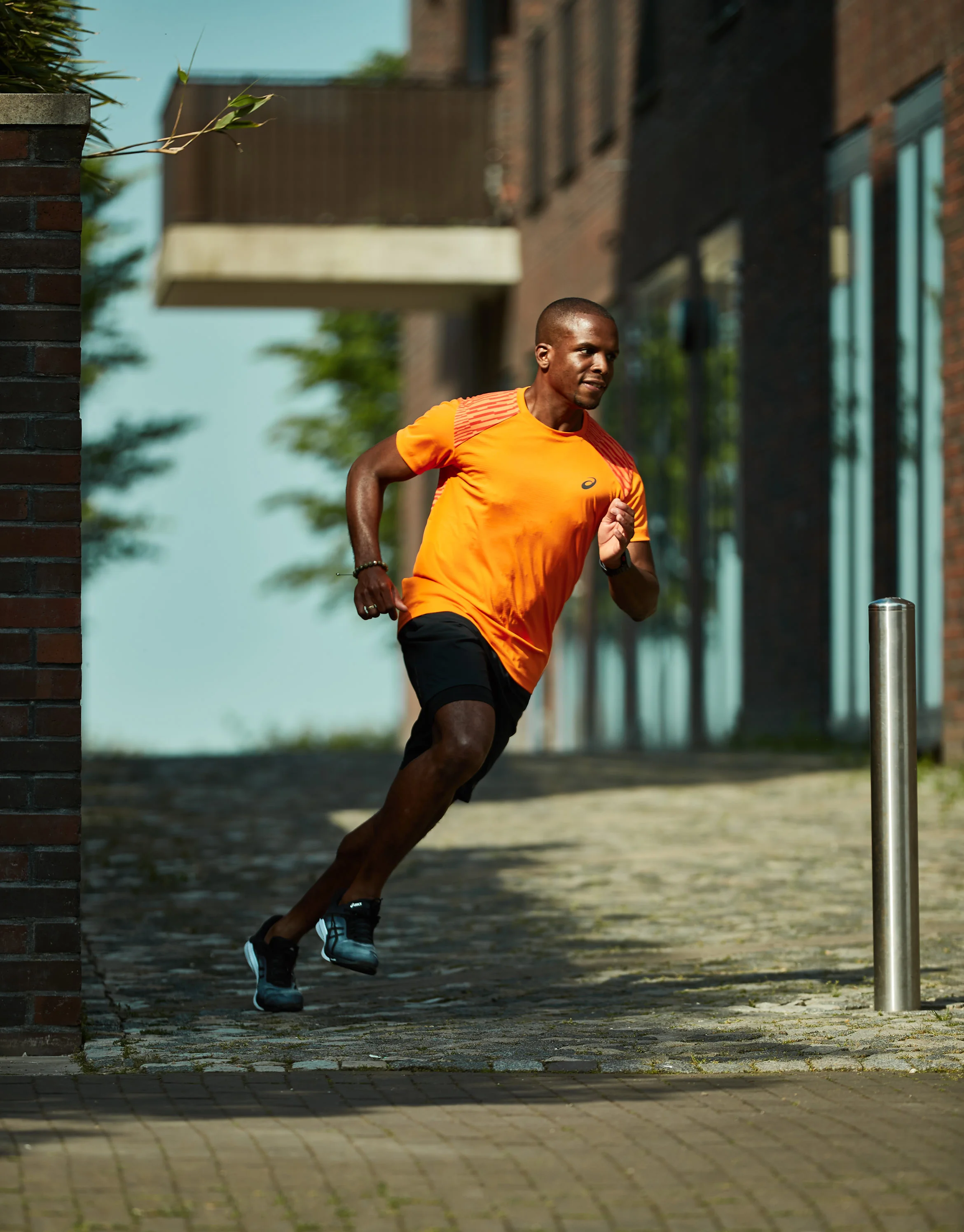 asics_2340_2.jpg