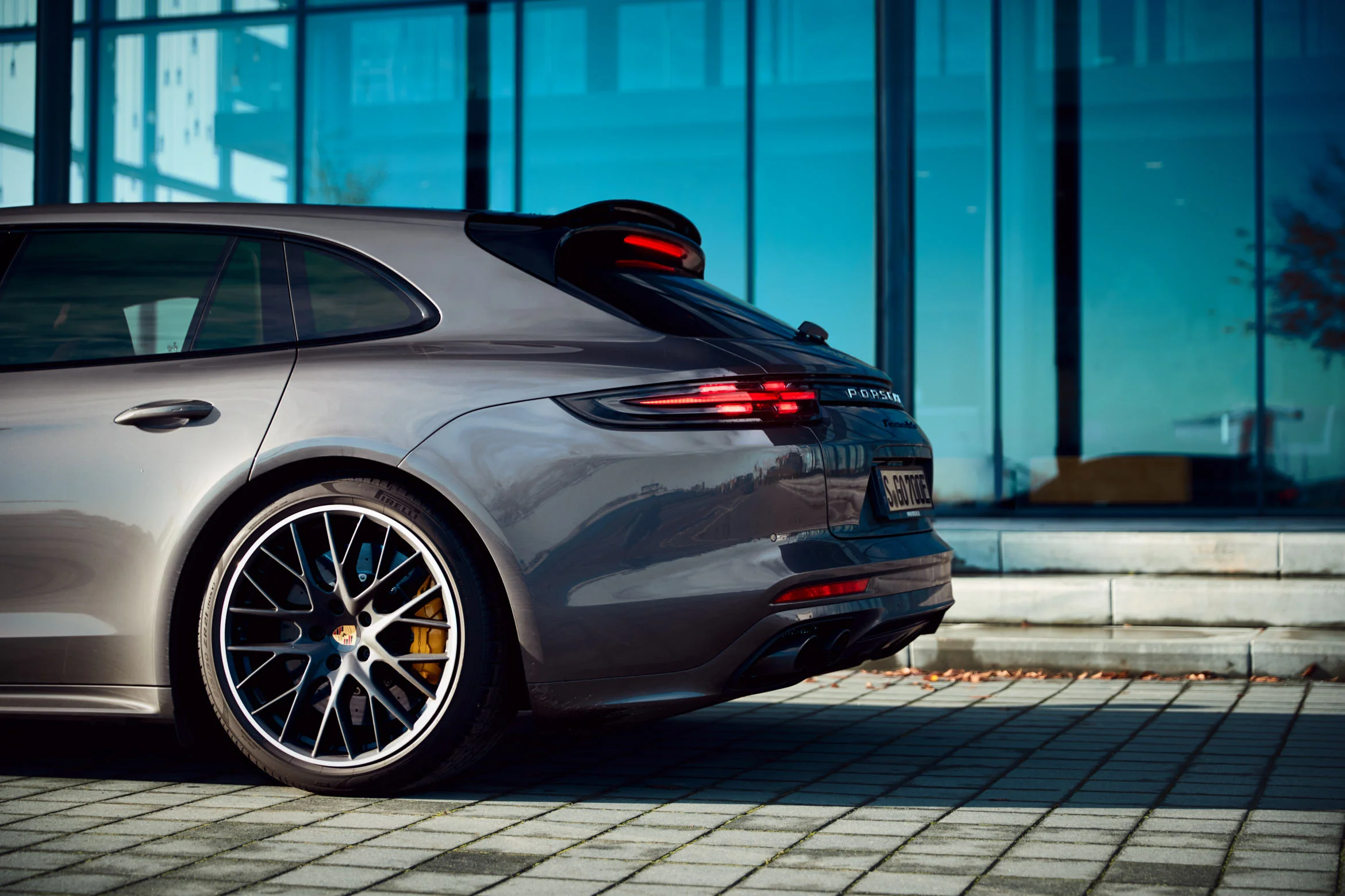 porschepanamera_sportturismo_turbo_2.jpg