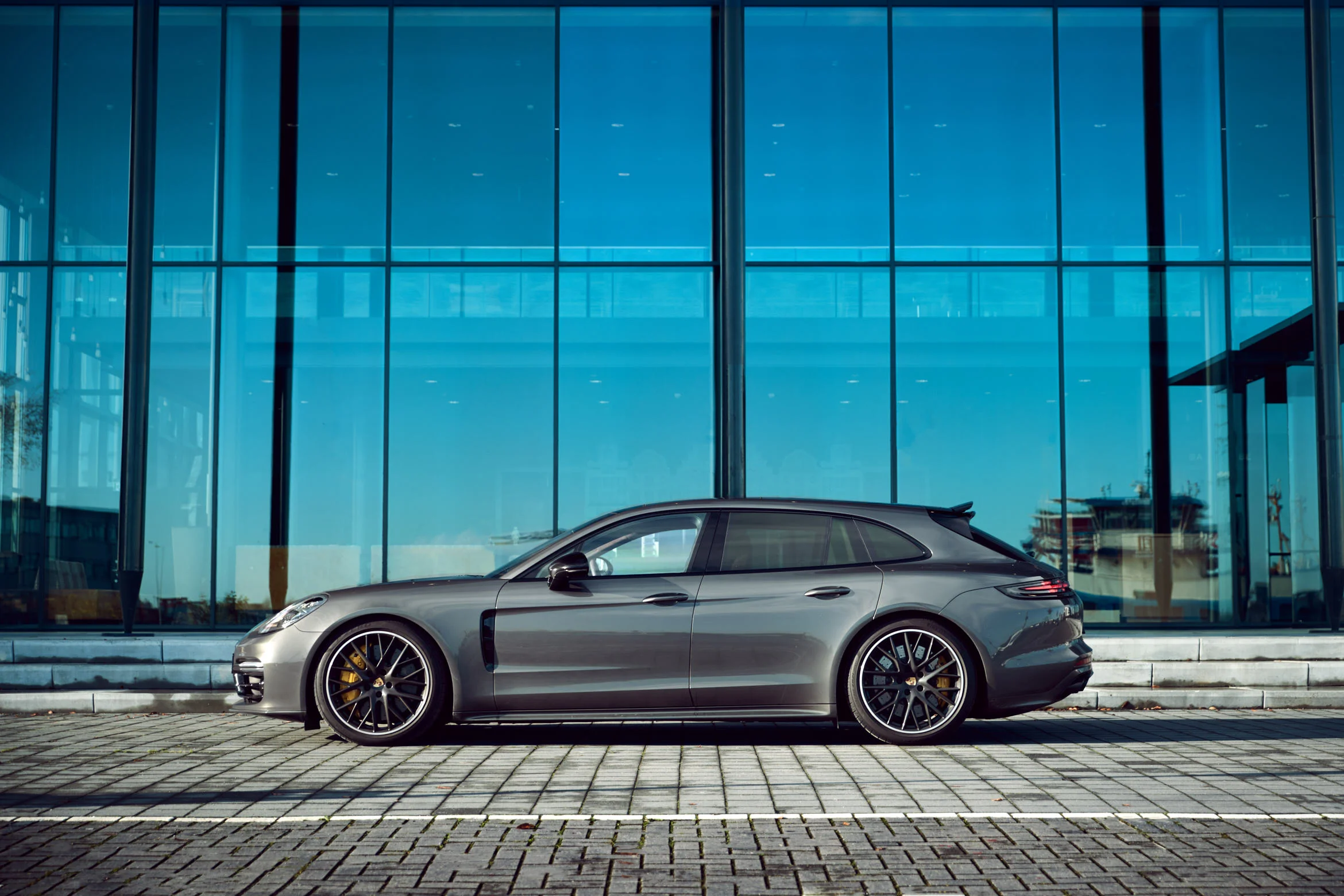 porschepanamera_sportturismo_turbo_1.jpg