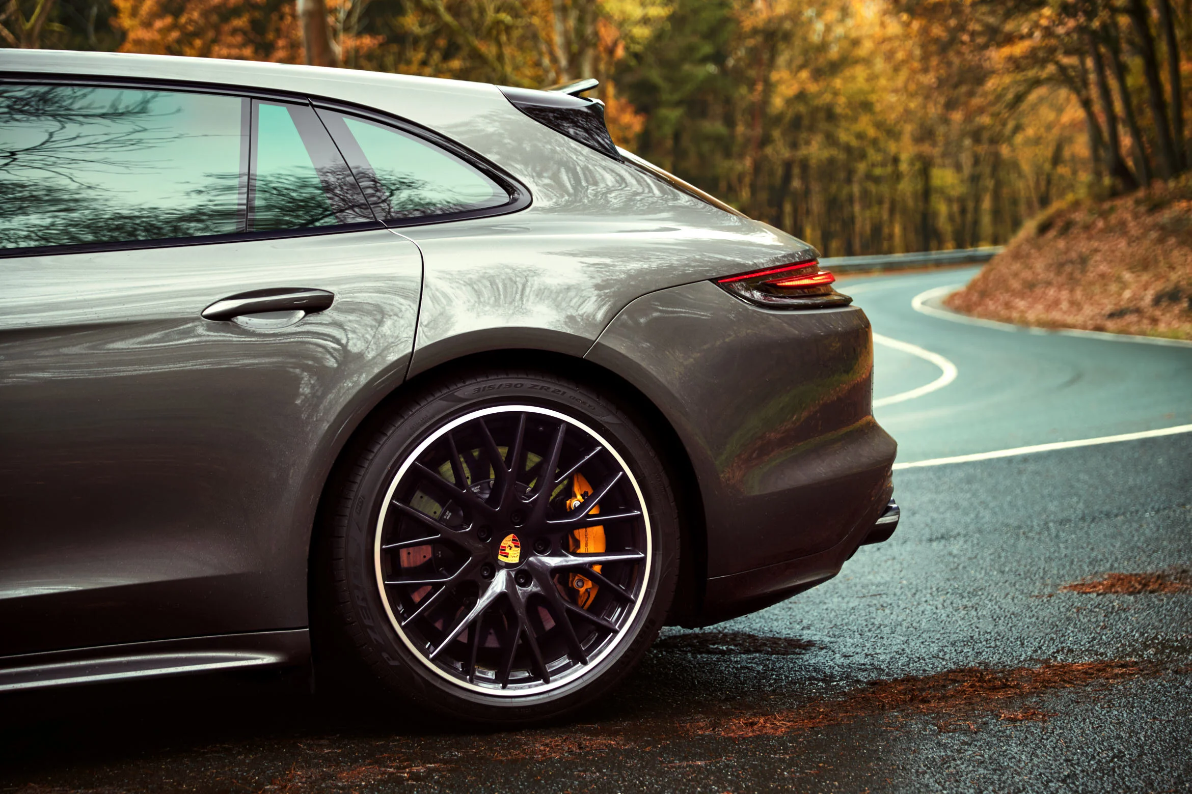 porschepanamera_sportturismo_turbo_4.jpg