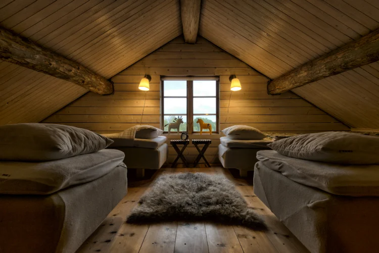 Ulvsbomuren is a small sheep farm in the forest. This is one of the rooms.