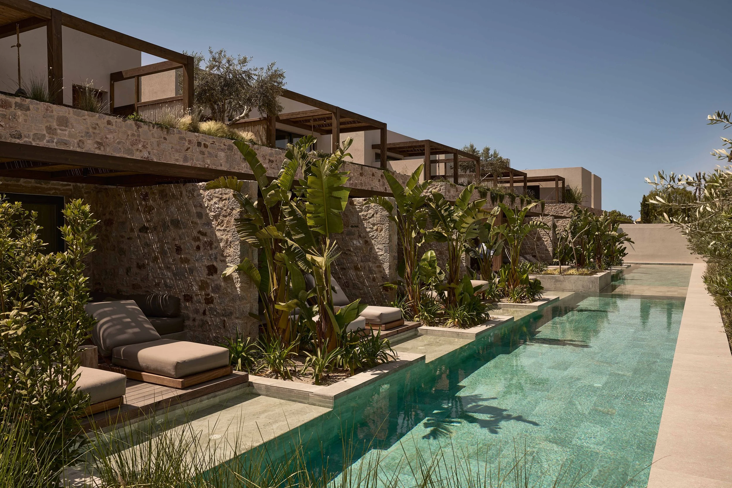 Theros_Suite_704-1568 copy.jpg