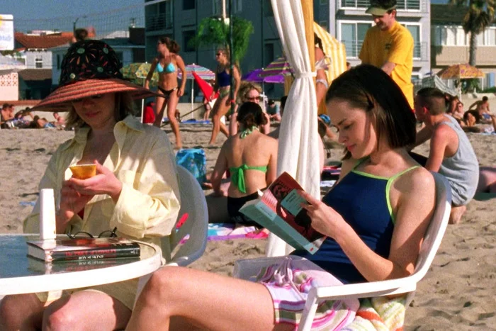 29-beach-reads-lede-1.w700.h467.jpg
