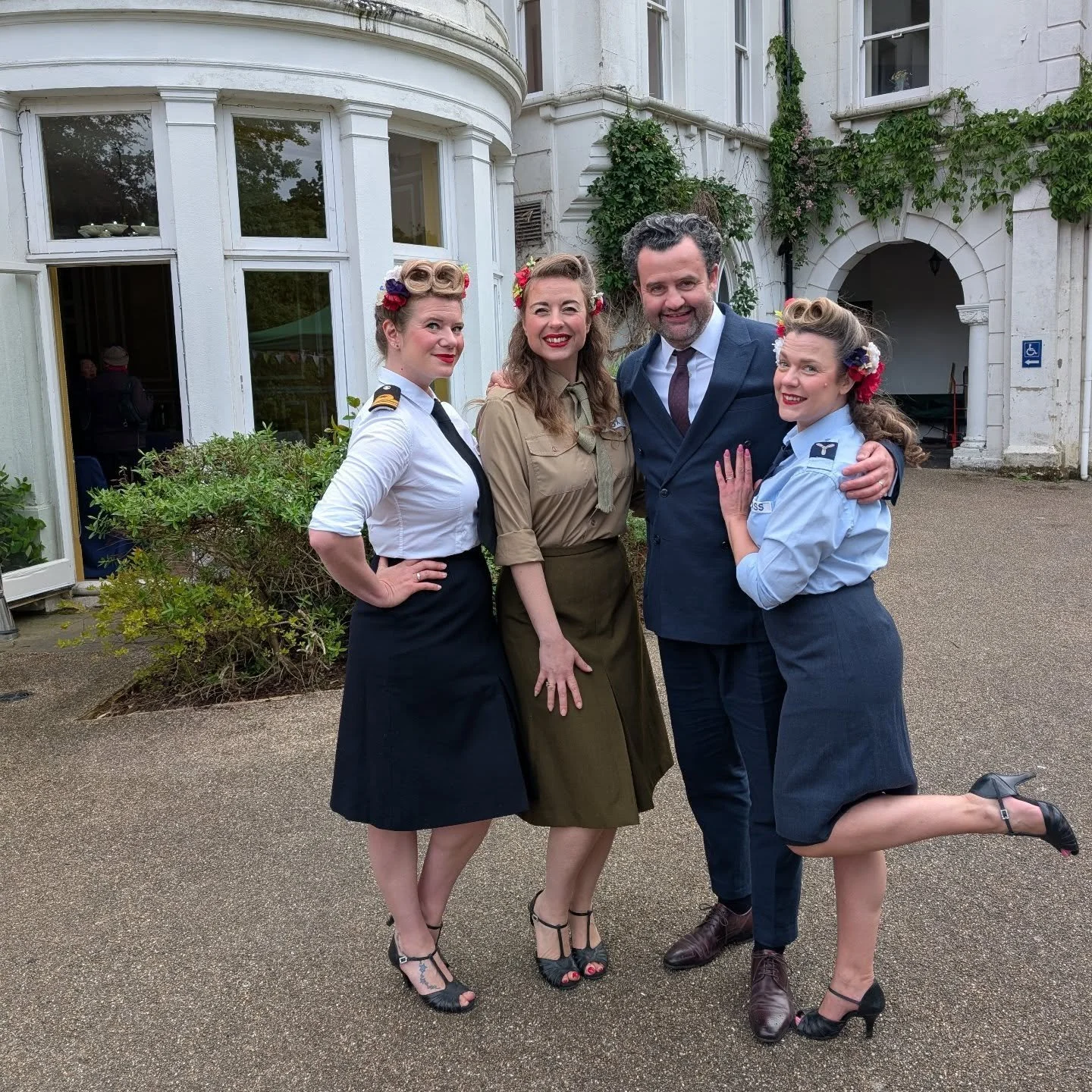 Us in the @danielmays9 sandwich 👌🏻.

Daniel read excerpts from the #spikemilligan war diaries. Spike had a great connection with @stephenshouseandgardens and he has a special place in Fox's heart as she invited him round for tea once and he sent he
