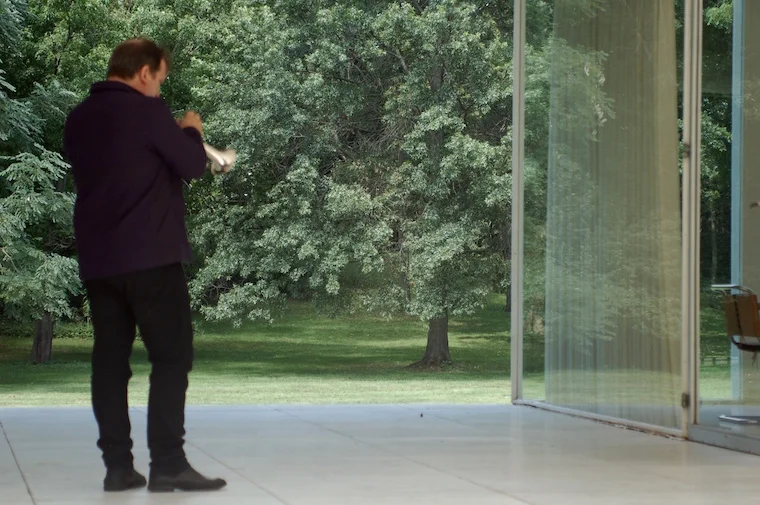 Rob_Mazurek_and_The_Farnsworth_House_2.jpg