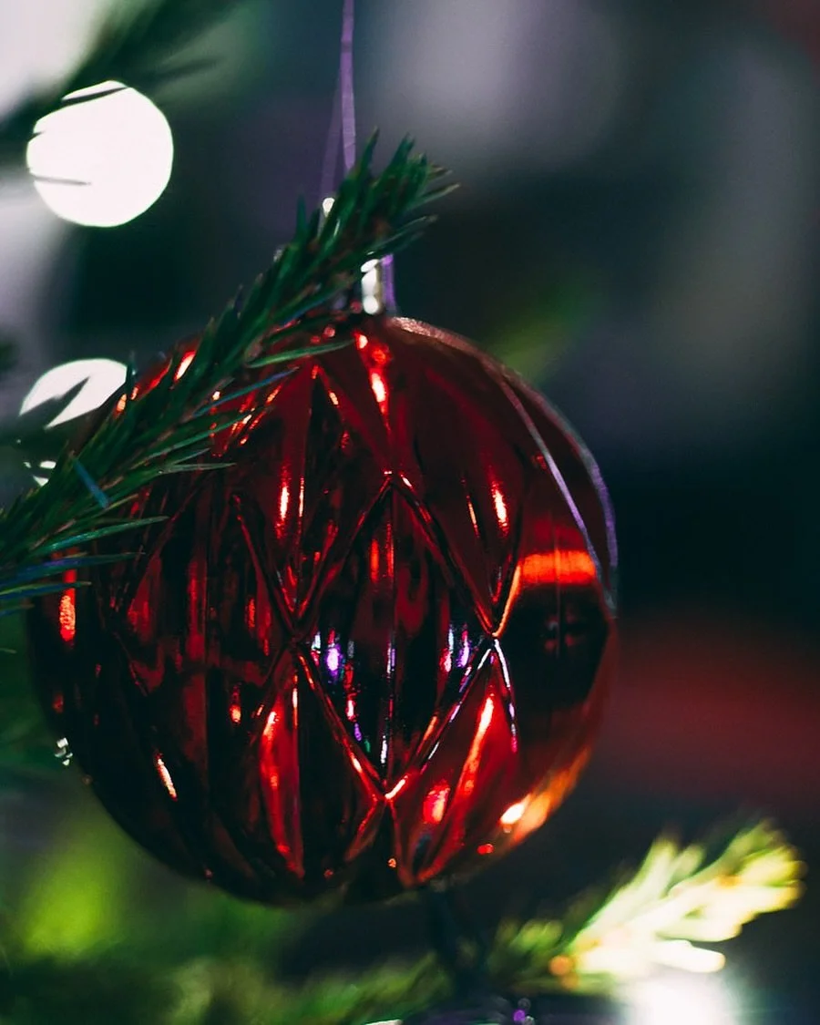 Bara n&aring;gra dagar kvar till f&ouml;rsta advent och p&aring; torsdag den 5/12 b&ouml;rjar vi med v&aring;r julfest meny. 🎄 Vi v&auml;lkomnar dig med en v&auml;rmande kryddig ros&eacute;gl&ouml;gg, f&ouml;ljt av en trattkantarellsoppa. Till huvud