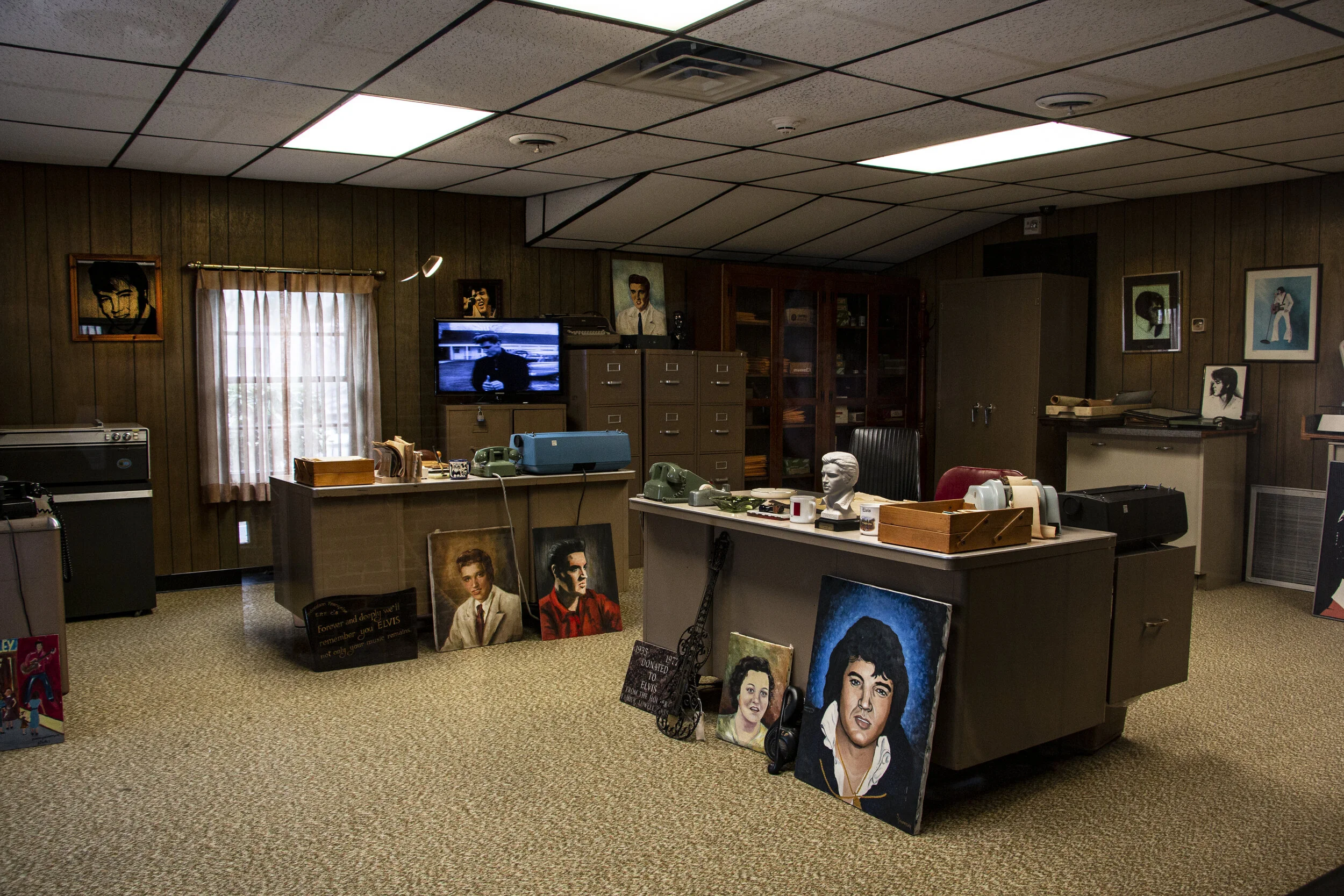 ElvisOffce.jpg