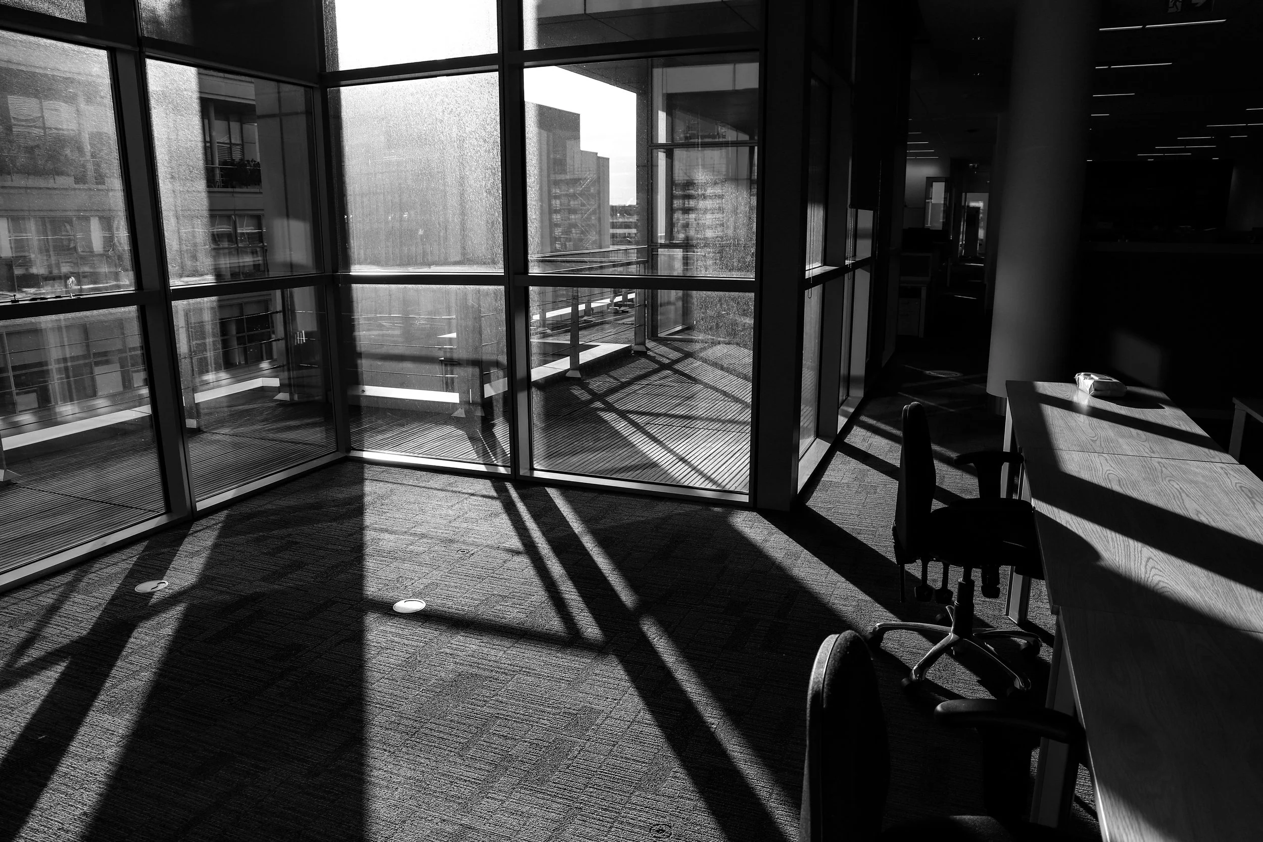 BW Office World .jpg