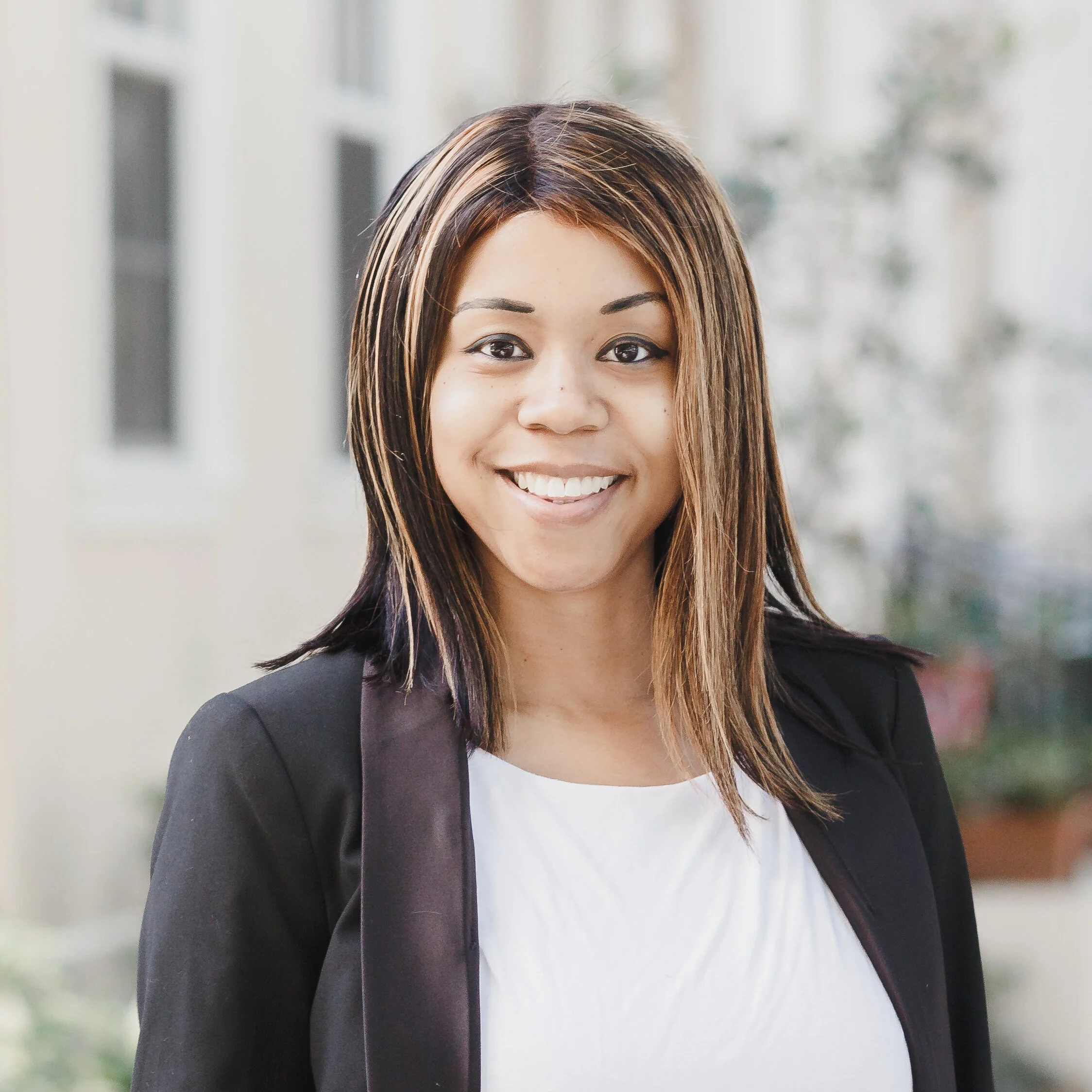 Meet the Artist: Anesha Collins is a well recognized and award-winning Photographer, Cinematographer, and Video-Marketing strategist currently based in Orlando, Florida. Anesha Collins has spoken at several conferences, universities, online and in-person summits, several podcasts, and many other platforms desiring her expertise. She is the founder of LEARNWITHAC (an educational platform for Creative Entrepreneurs & Business Owners) where she consistently teaches on video-marketing, content creation, growing your brand by giving value to your target audience, and innovative ways to use video-marketing to target the future consumer. Through valuable resources, courses, videos, and educational-content downloads, she empowers Creative Entrepreneurs & Business Owners to use video in their business the right way. See more here: Web: www.unashamedimaging.com IG: www.instagram.com/unashamedimaging . Upcoming workshops: Virtual Workshop: On Camera Confidence Join here: bit.ly/learnwithacedu