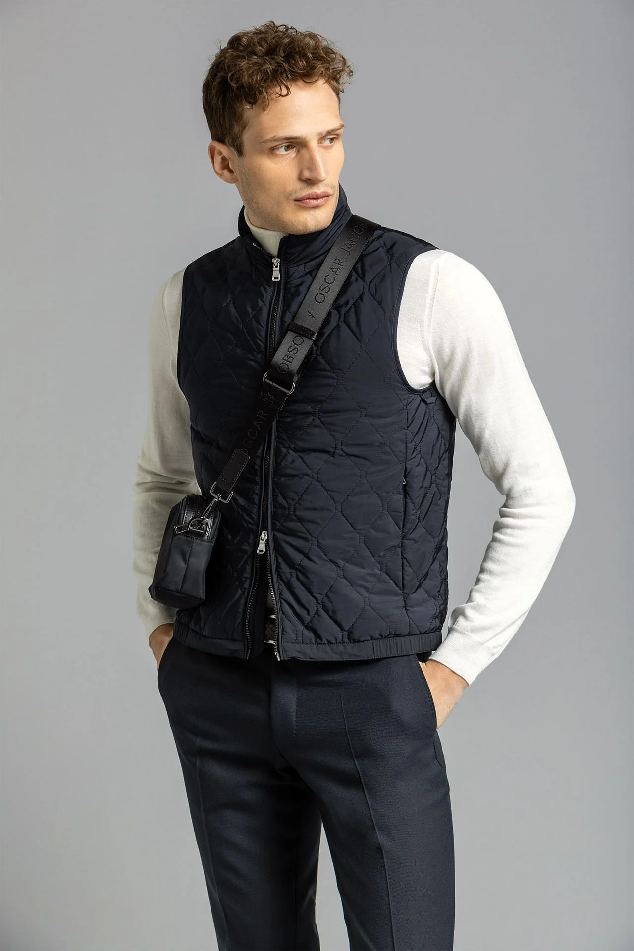 Oscar-Jacobson_Liner-Waistcoat_215-Faded-Light-Blue_40294480_215_List.jpg