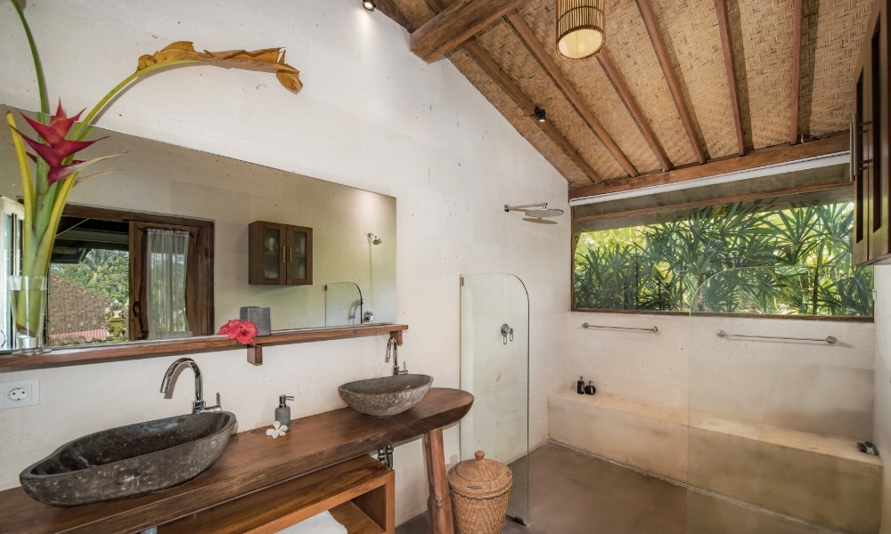 Guest House master bathroom