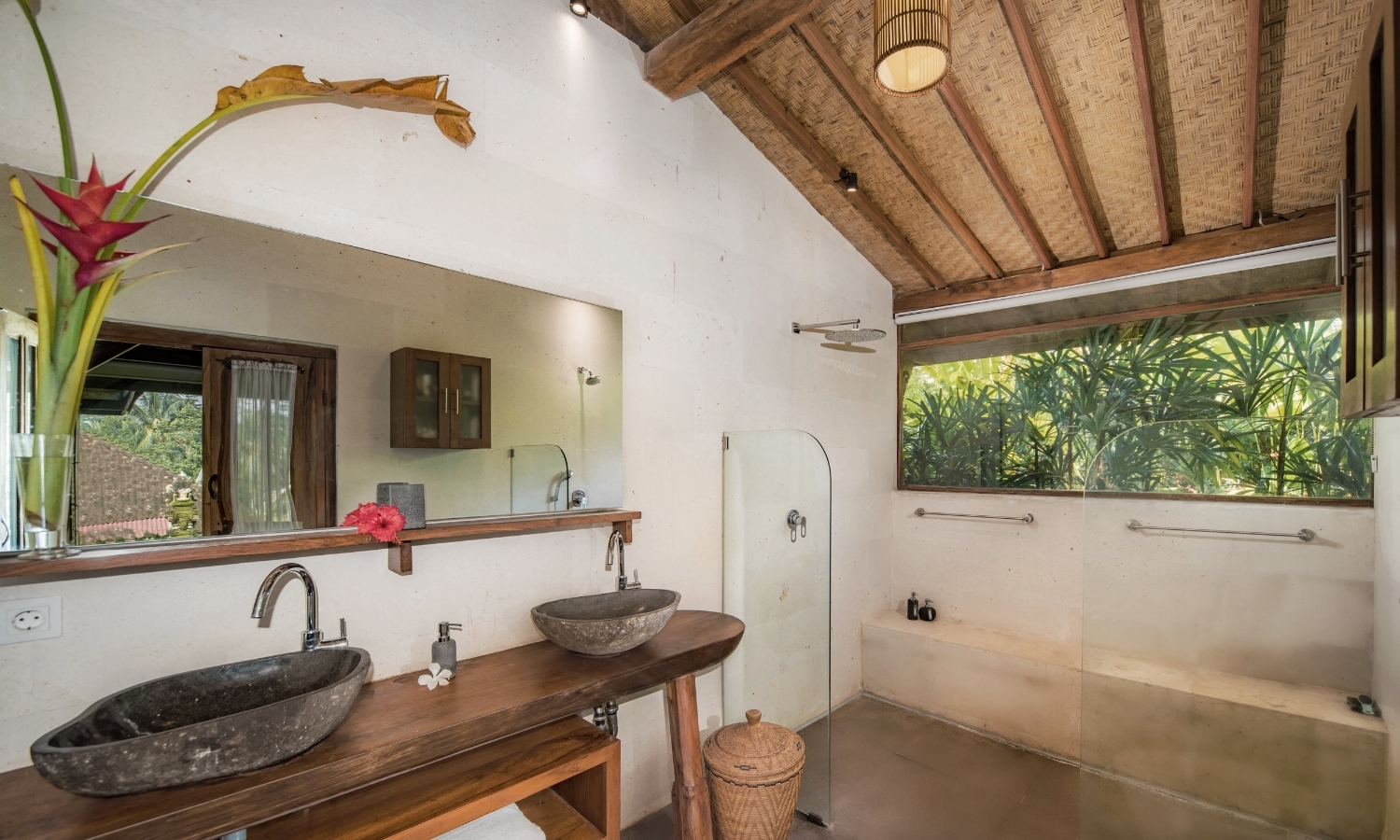 En-suite bathroom with rainforest shower