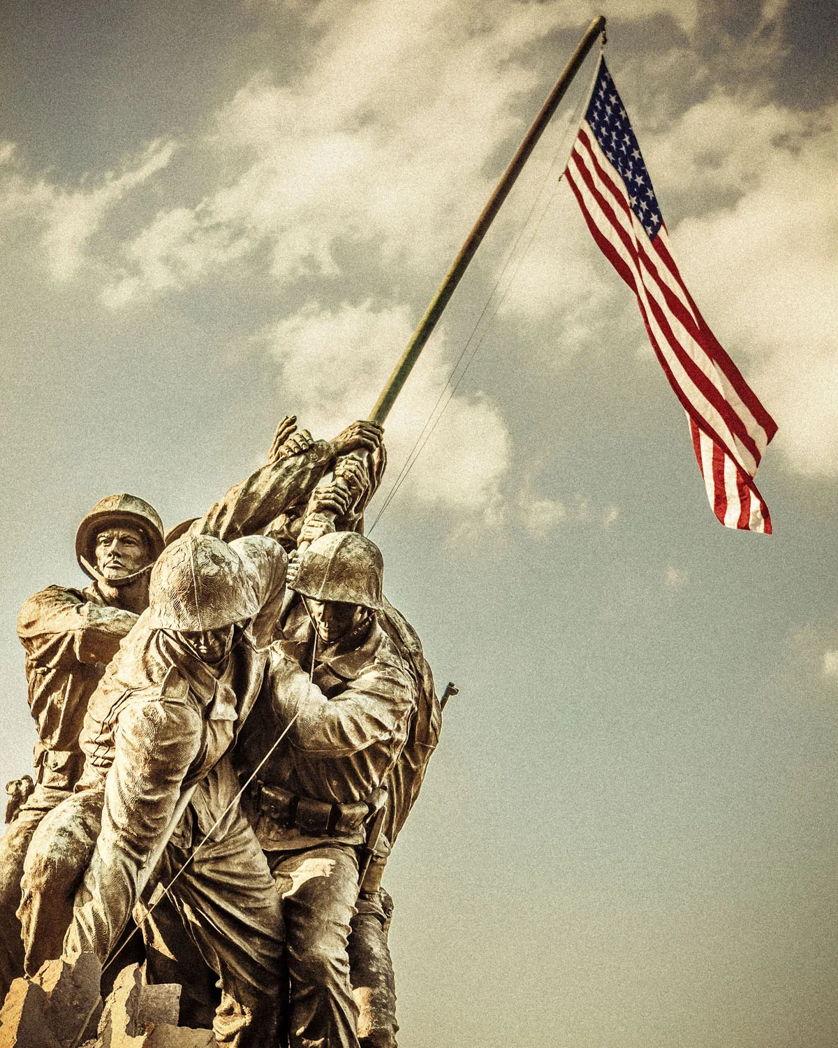 Iwo Jima Memorial9-edit.jpg