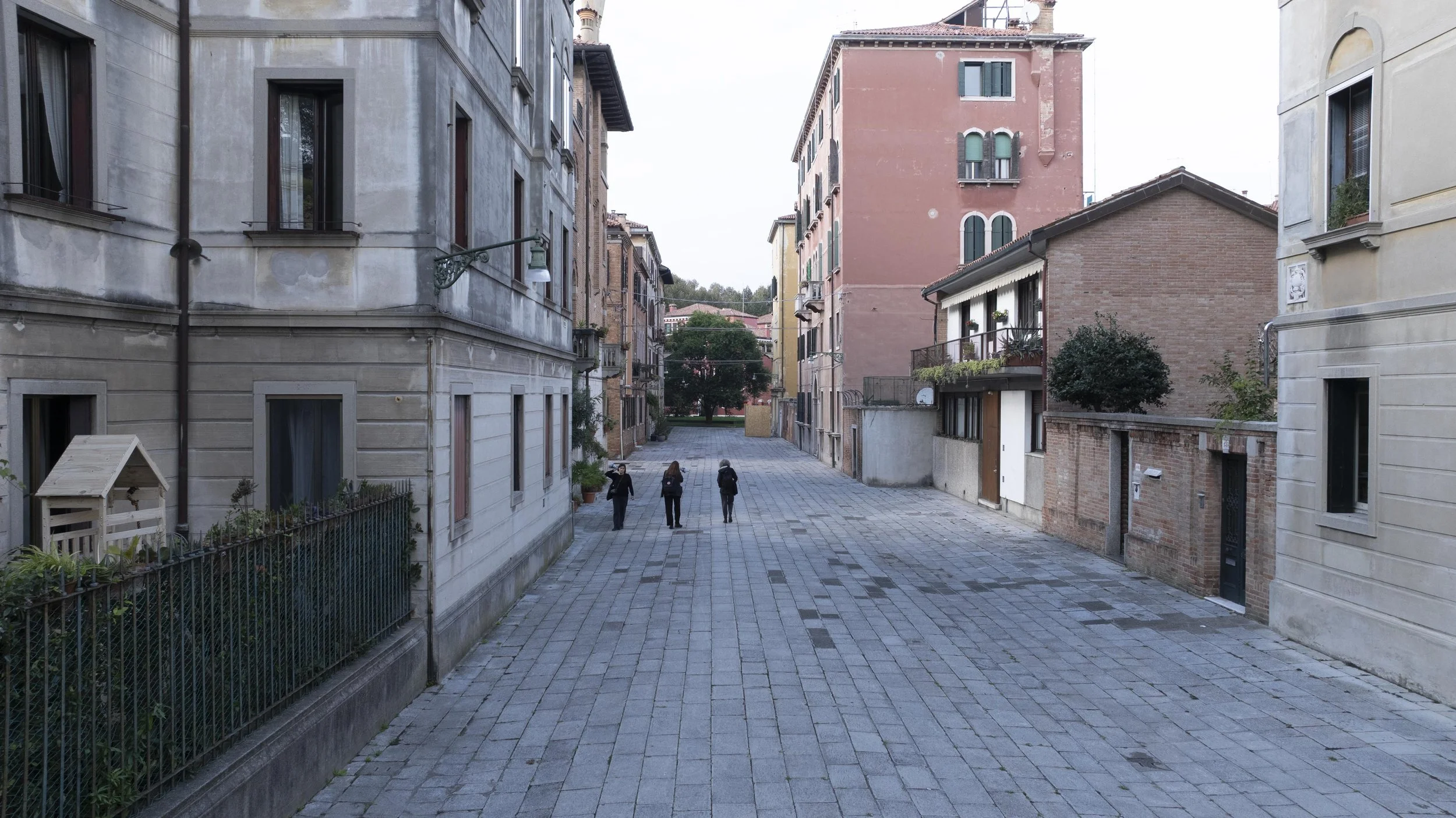 Walking and listening in S. Elena