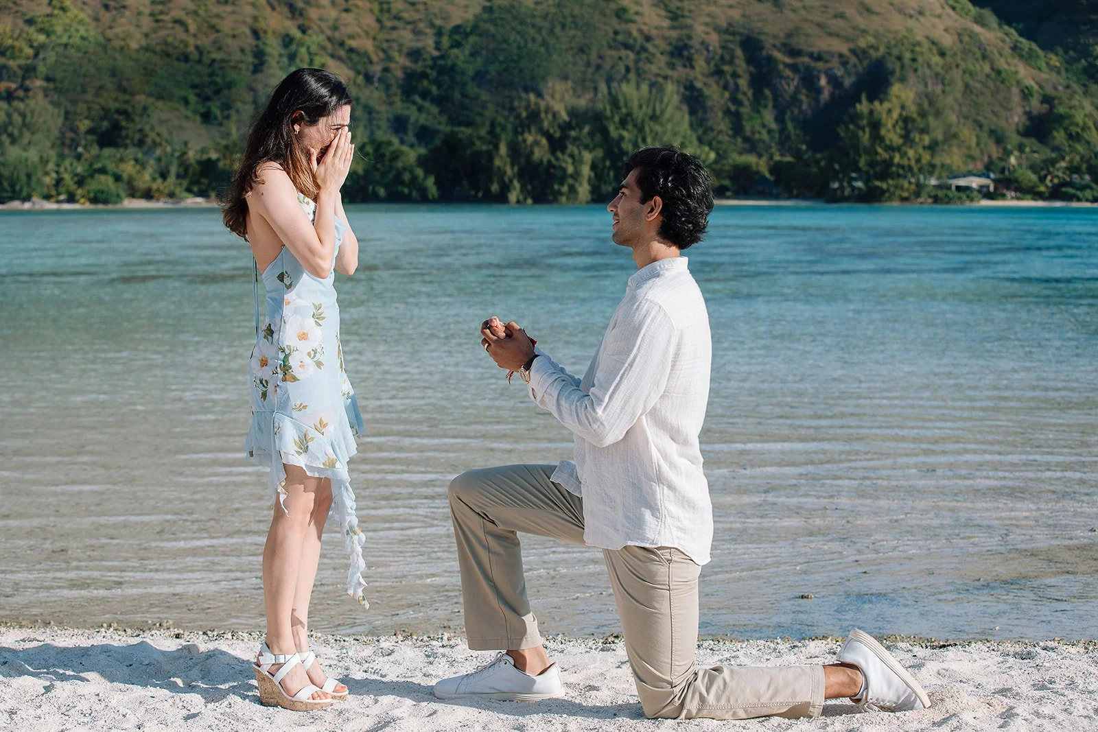 Le film aérien d'une séance de couple à Moorea
