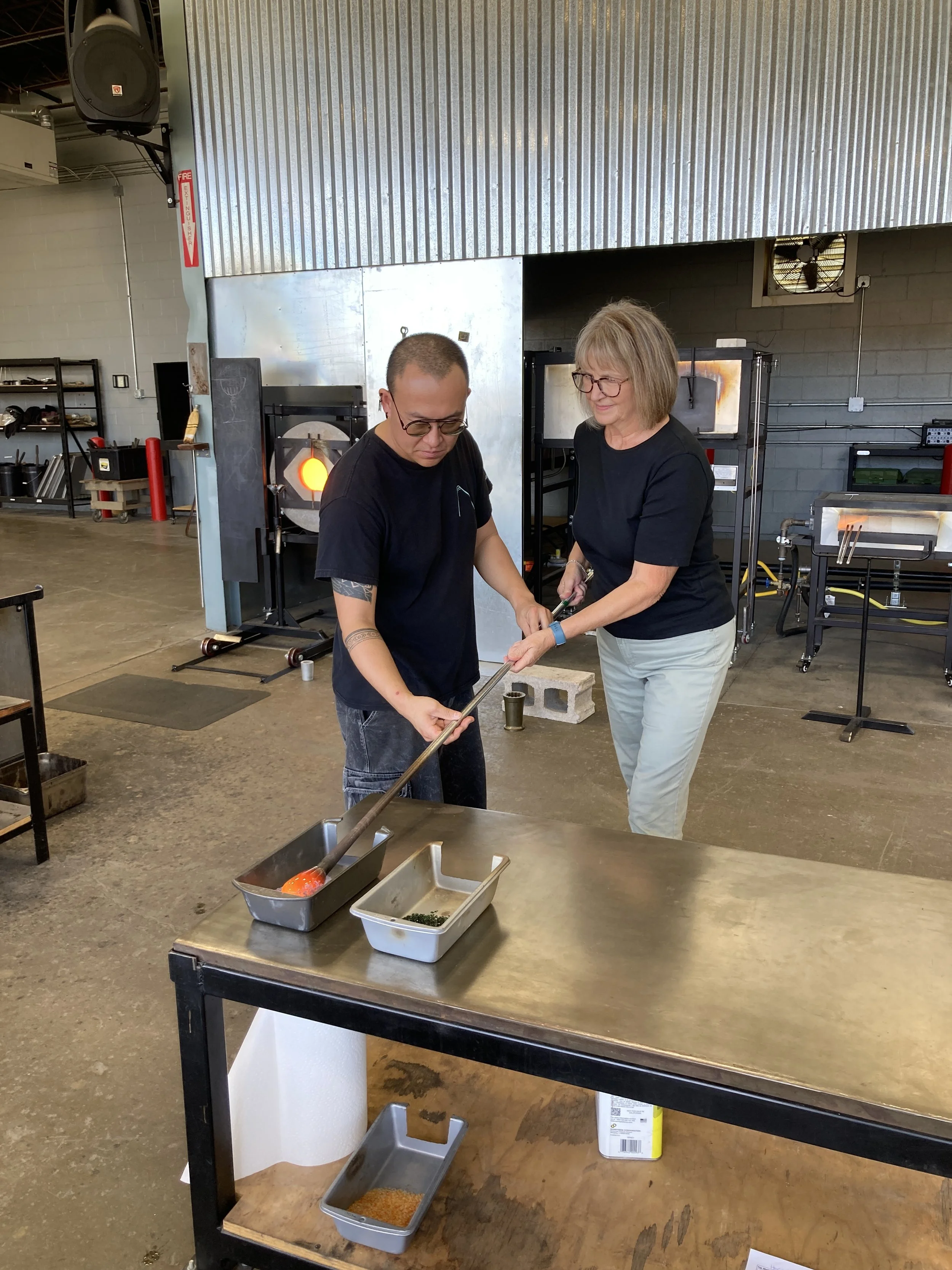 Hoseok_helping add frit.JPG