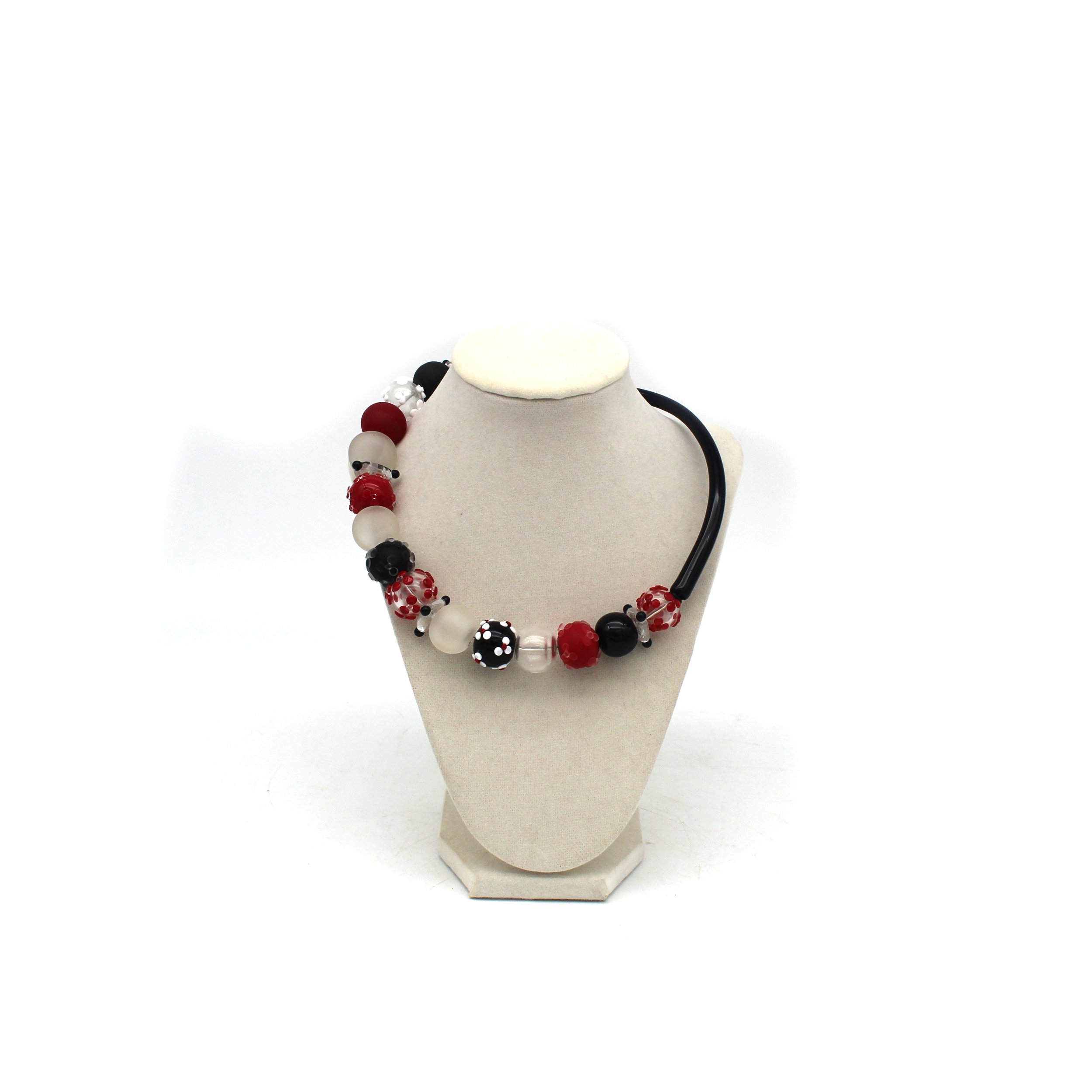 Red & White Flowers Necklace