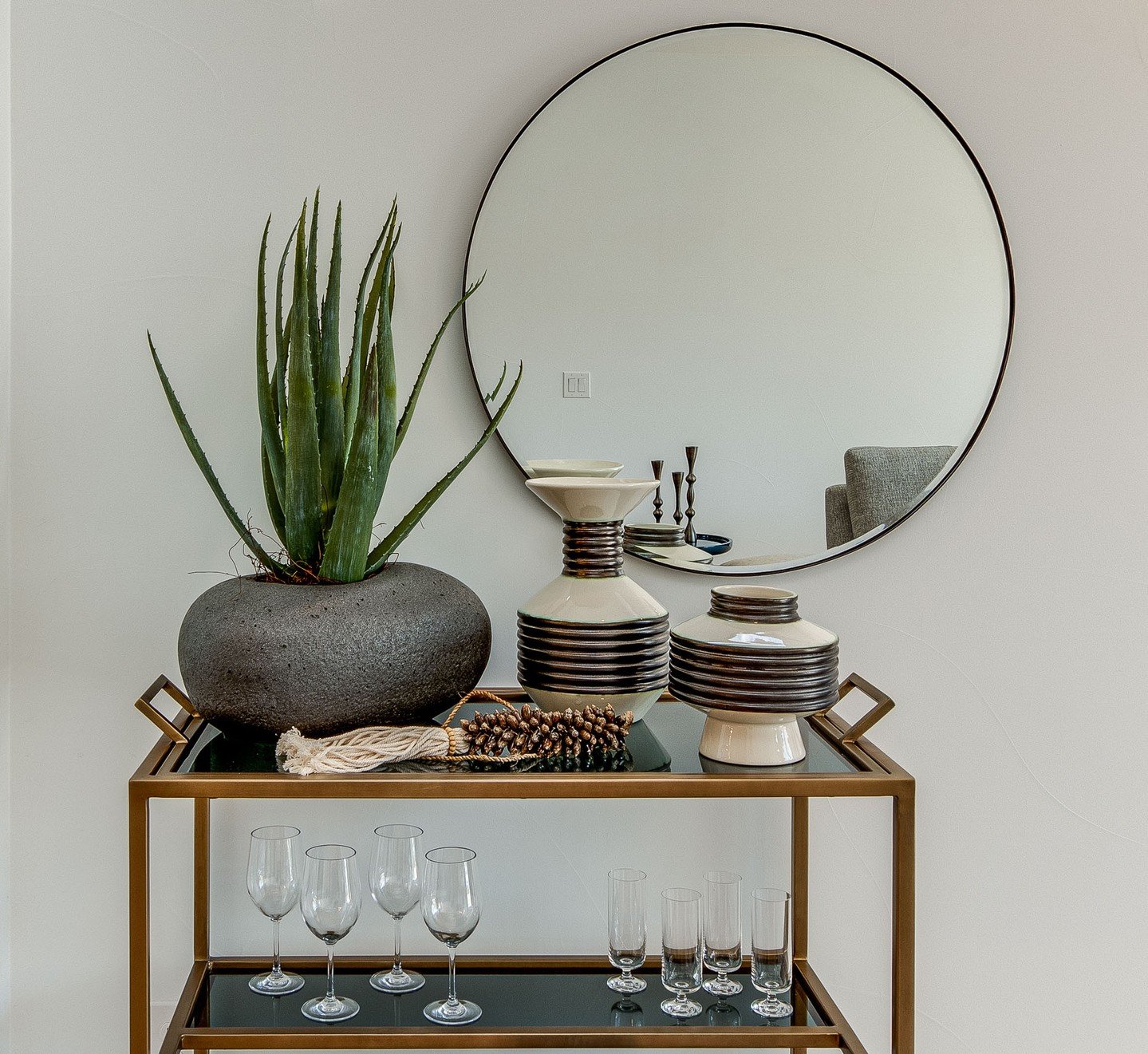 Nothing loud. Nothing forced. Intentional styling. ⁠
⁠
+ Project: #lohiliving⁠
+ Photo: @terifotheringhamphoto⁠
+ Design: @sarahnoelinteriors⁠
⁠
⁠
#denverdesigner #modernliving #timelessdesign #sarahnoelinteriors