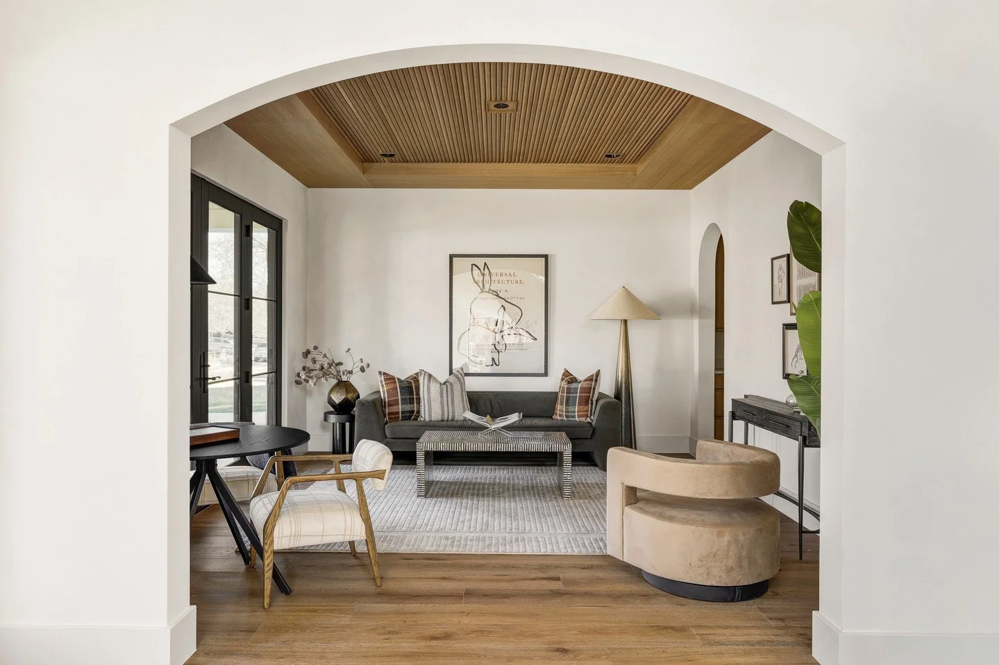 Lounge vibes unlocked. Gone are the formal living rooms - enter luxe game rooms, music lounges and cocktail stops. Turning definition into value. ⁠
⁠
⁠
+ Photo: @raescott.co⁠
+ Listing: @elissa_real_estate⁠
+ Build: @larsendenver